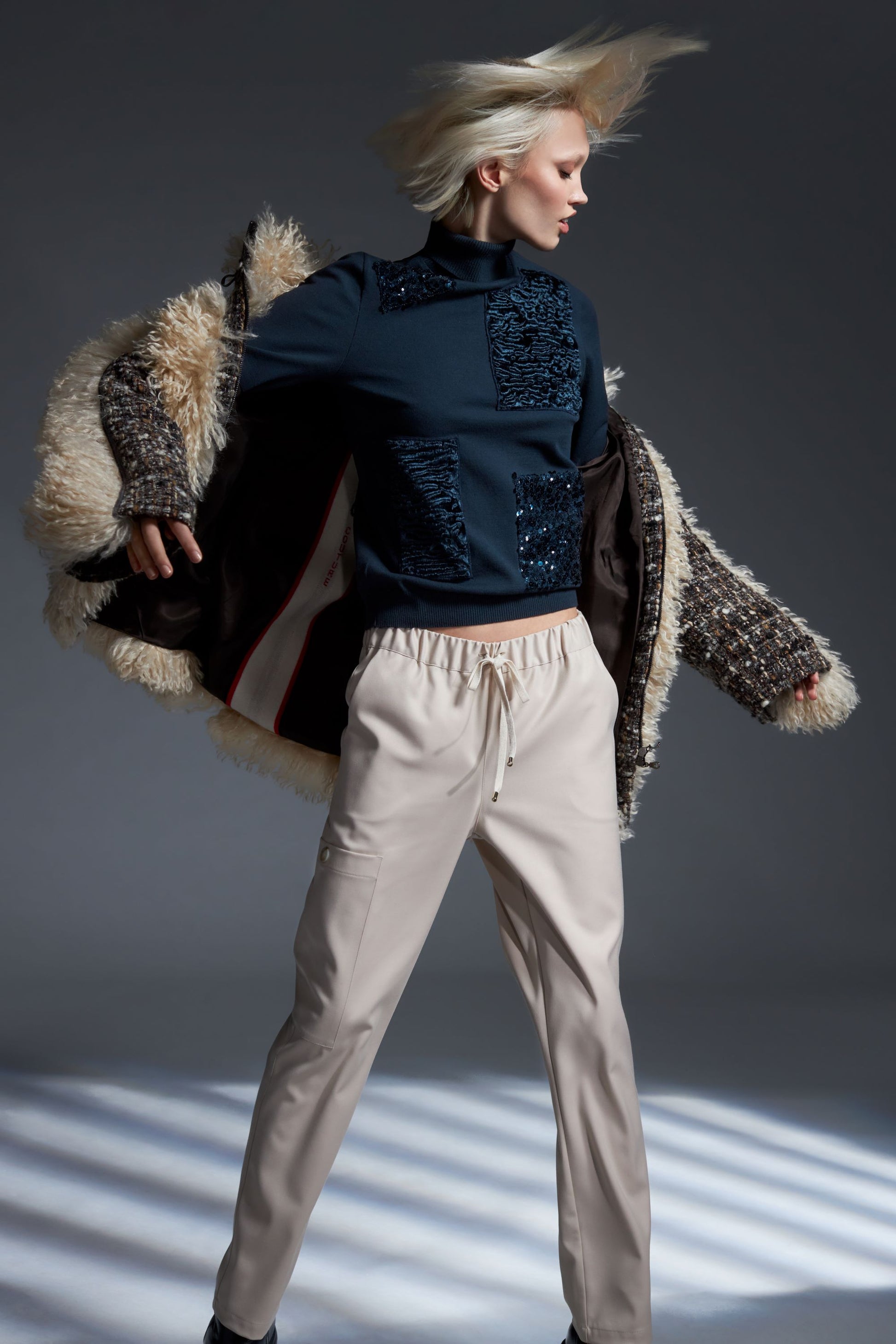 TRC-N549 NAVY OR CAMEL SEQUIN TOP