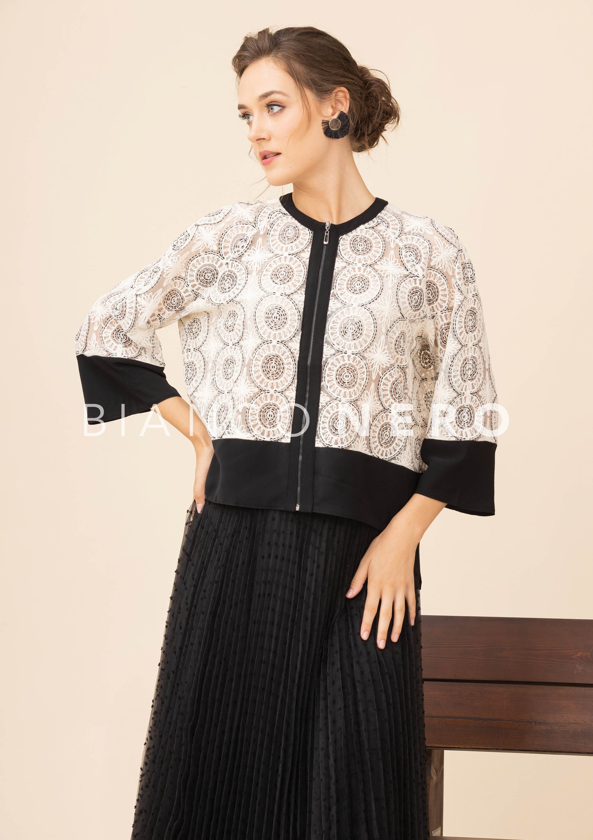 BNI-23002 CREAM&BLACK PATTERN TOP