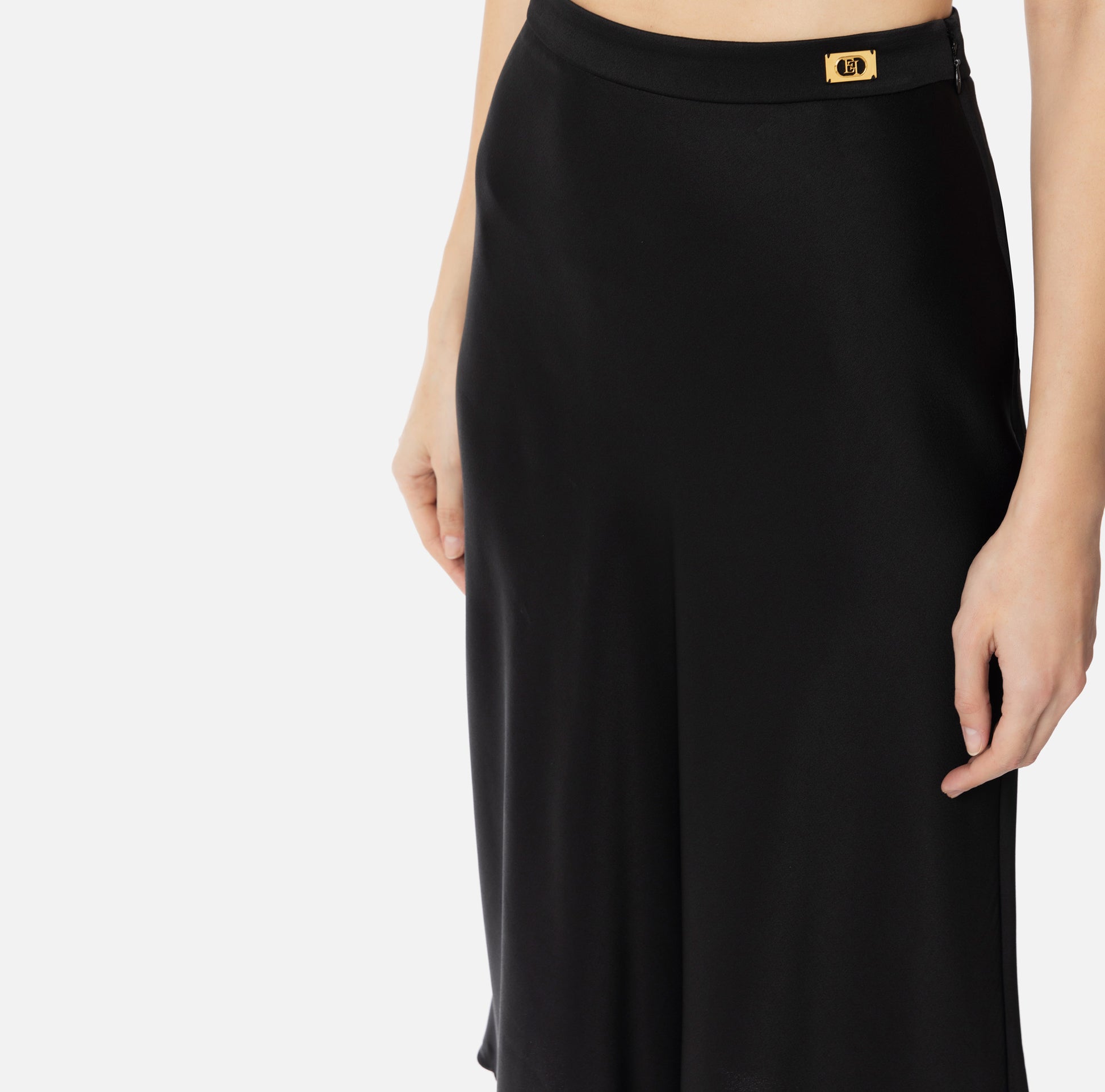 ELS-GO12052 BLACK SATIN SCALLOPED SKIRT