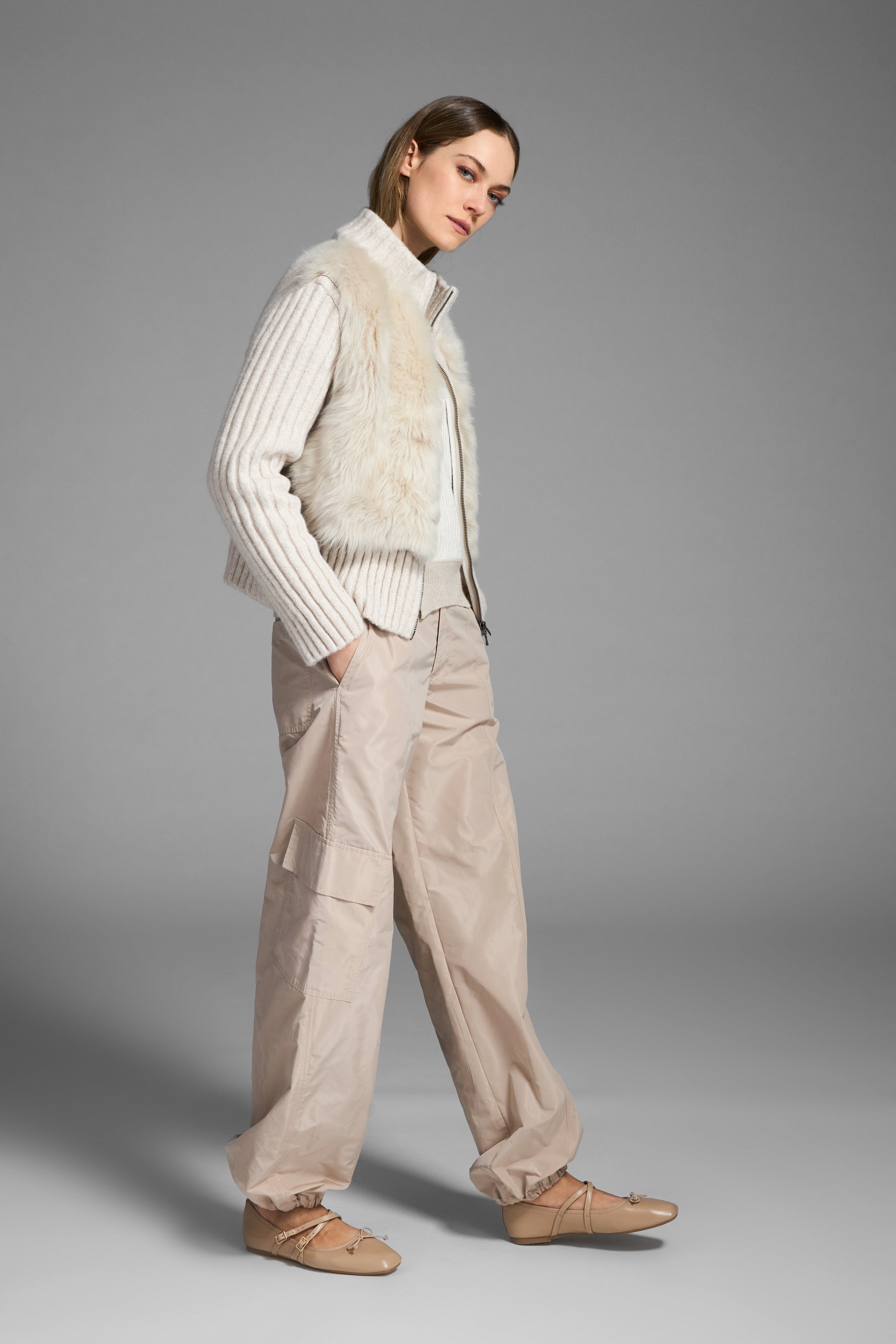 TRC-S308 ECRU ZIP FUR TOP