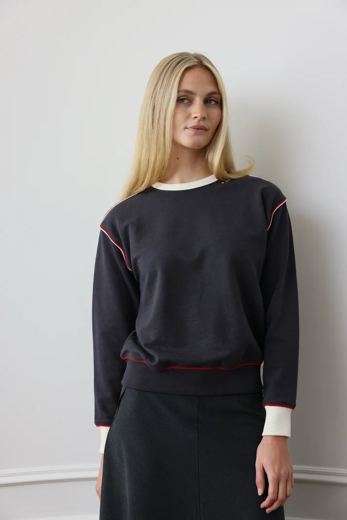 PAR-T569 BLACK CONTRAST PIPING SWEATSHIRT