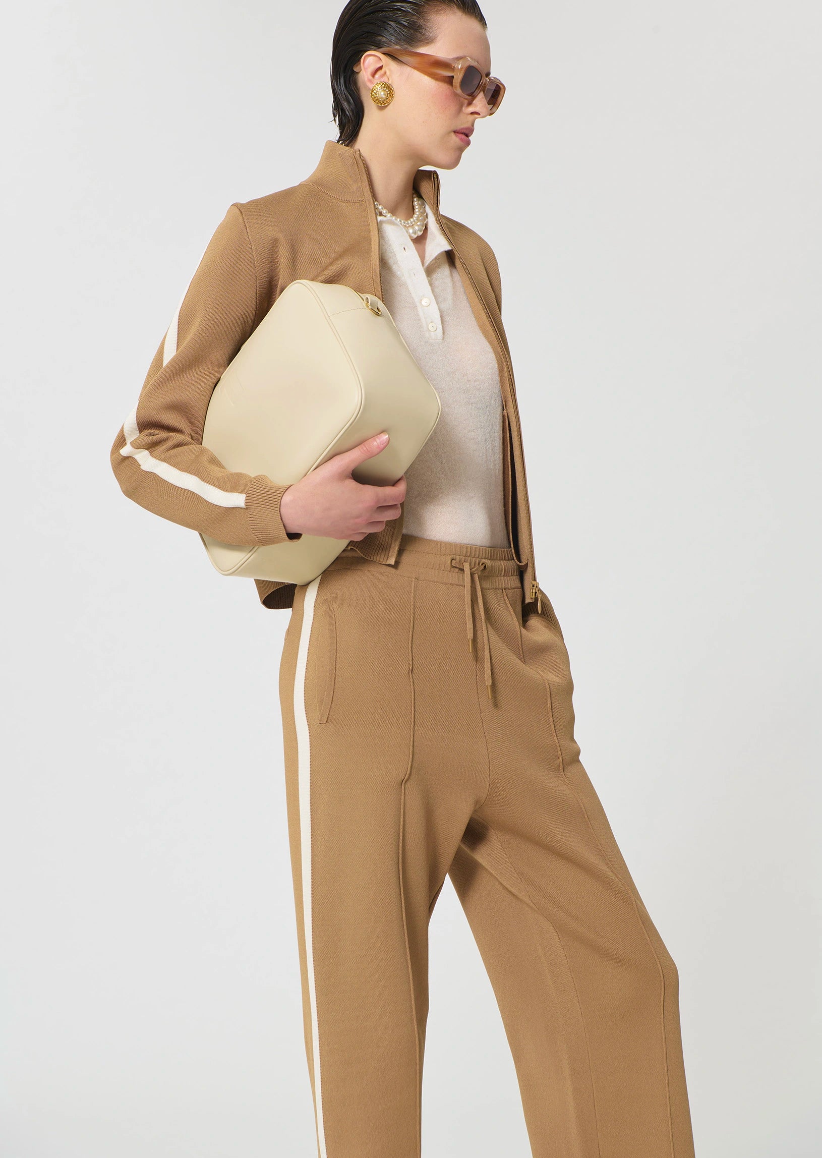 TAJ-GABRIELLE BEIGE ZIP TOP