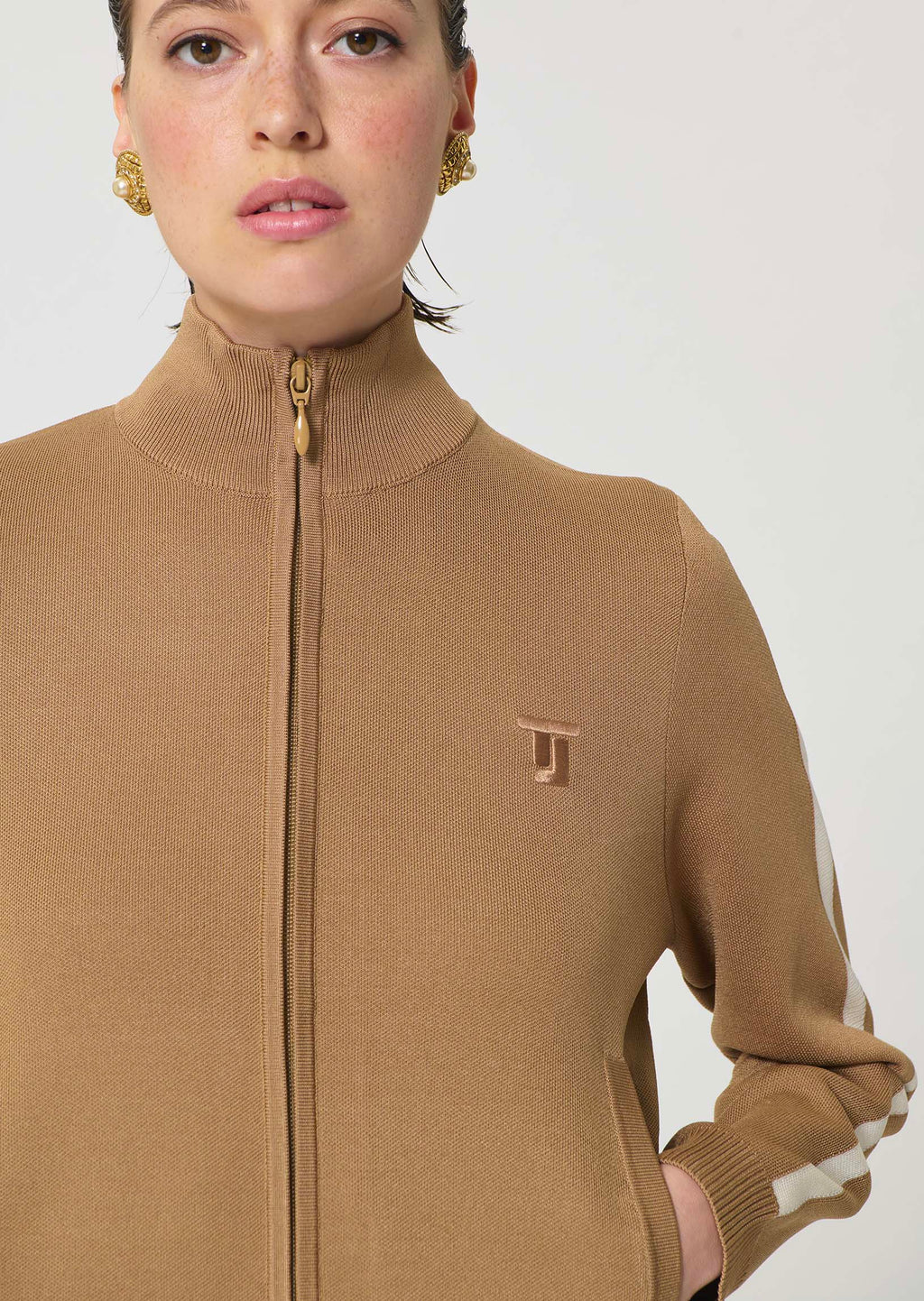 TAJ-GABRIELLE BEIGE ZIP TOP