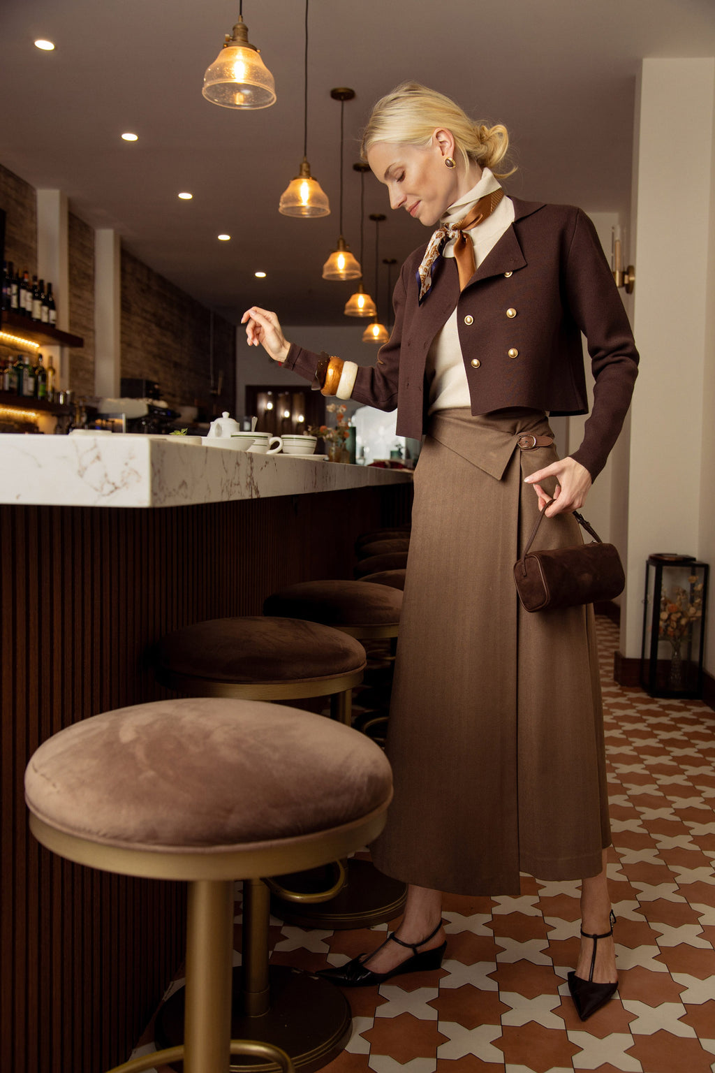 MUN-MNA7020 BROWN ARI KIRT