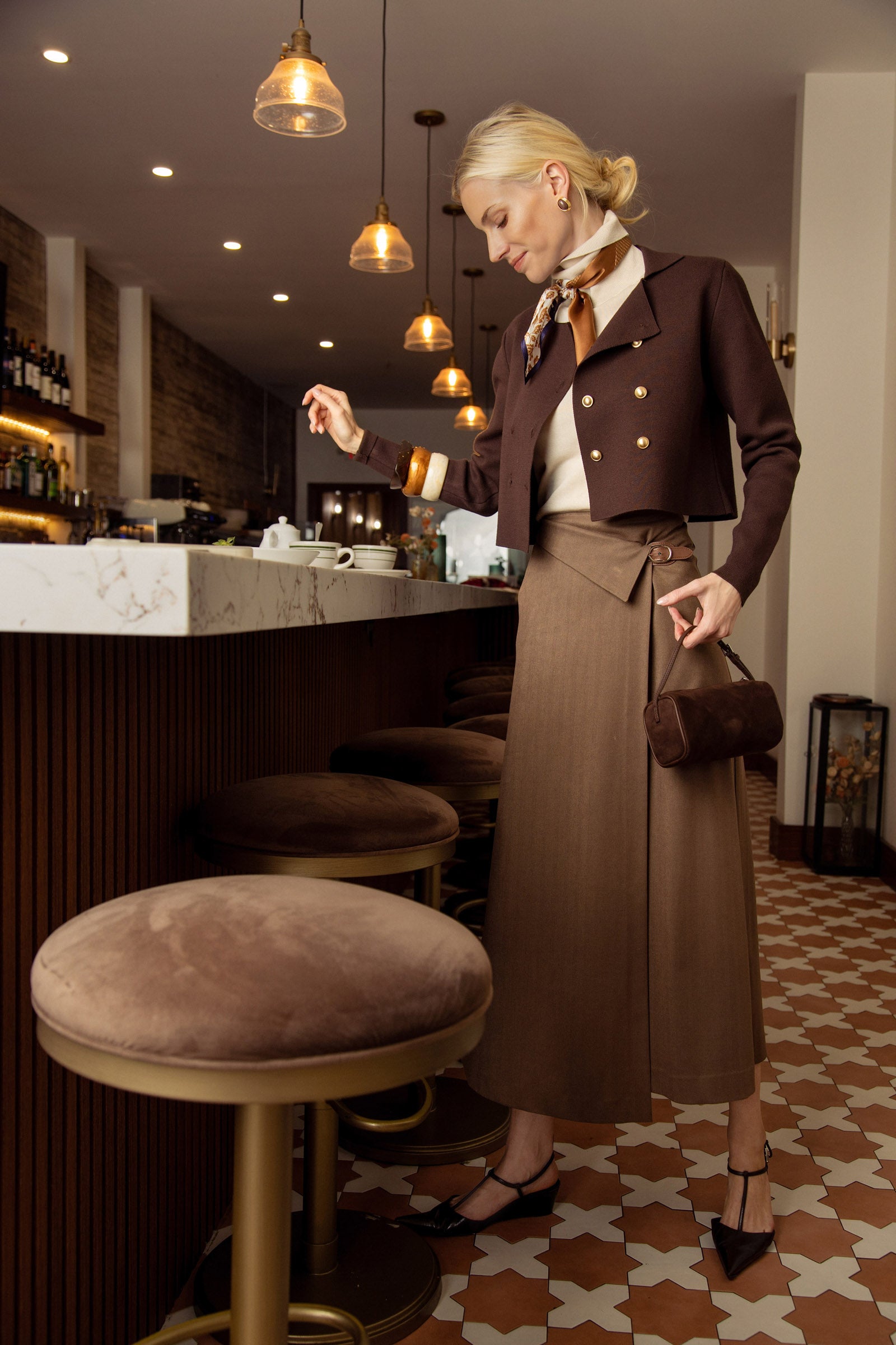 MUN-MNA7020 BROWN ARI KIRT