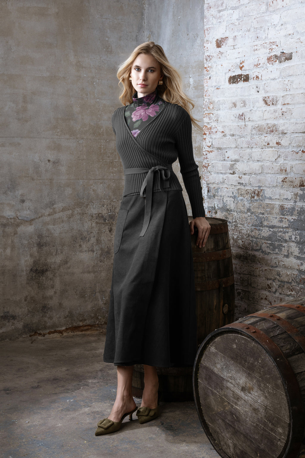 MUN-MNA4233 OLIVE WRAP TOP