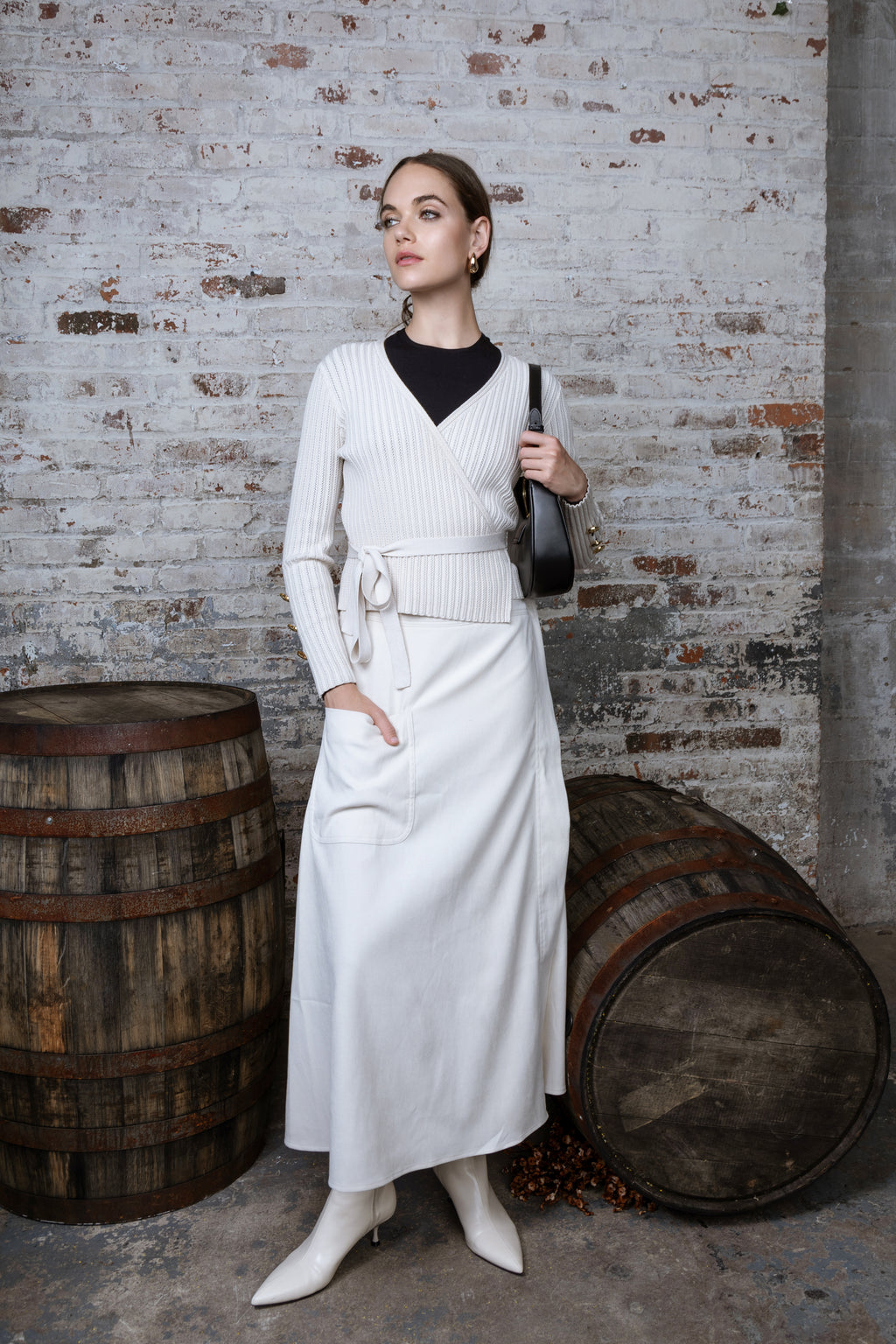 MUN-MNA4233 ECRU WRAP TOP