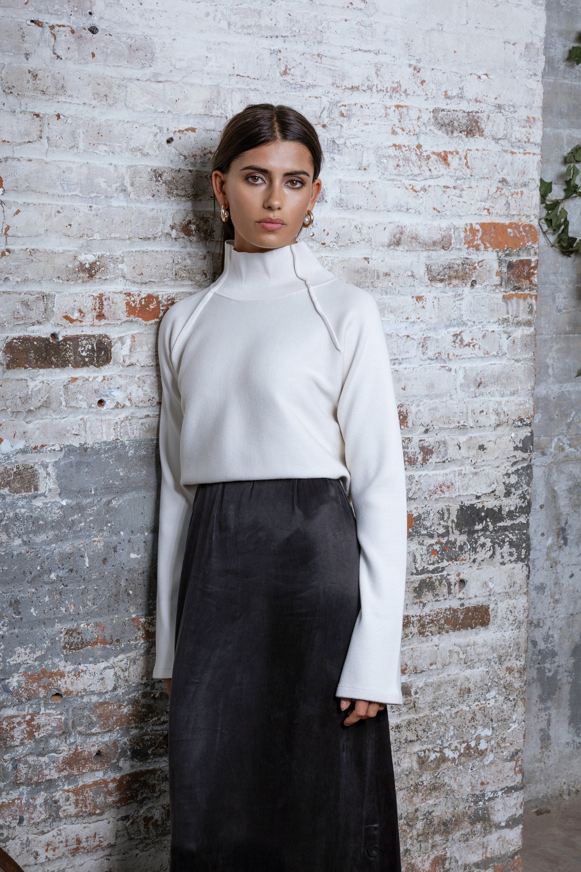 MUN-MNA4244 ECRU TIE-BACK TOP