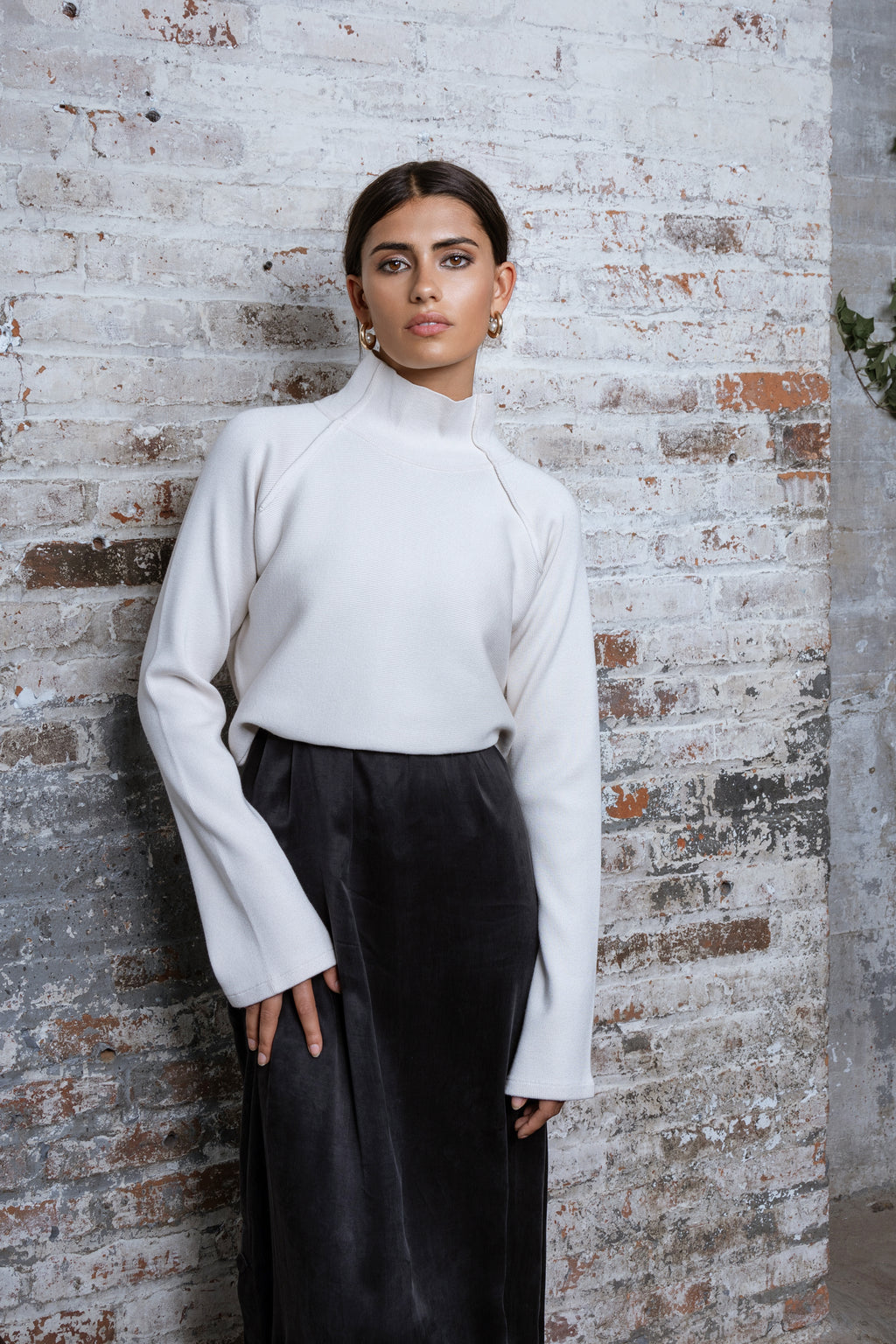 MUN-MNA4244 ECRU TIE-BACK TOP