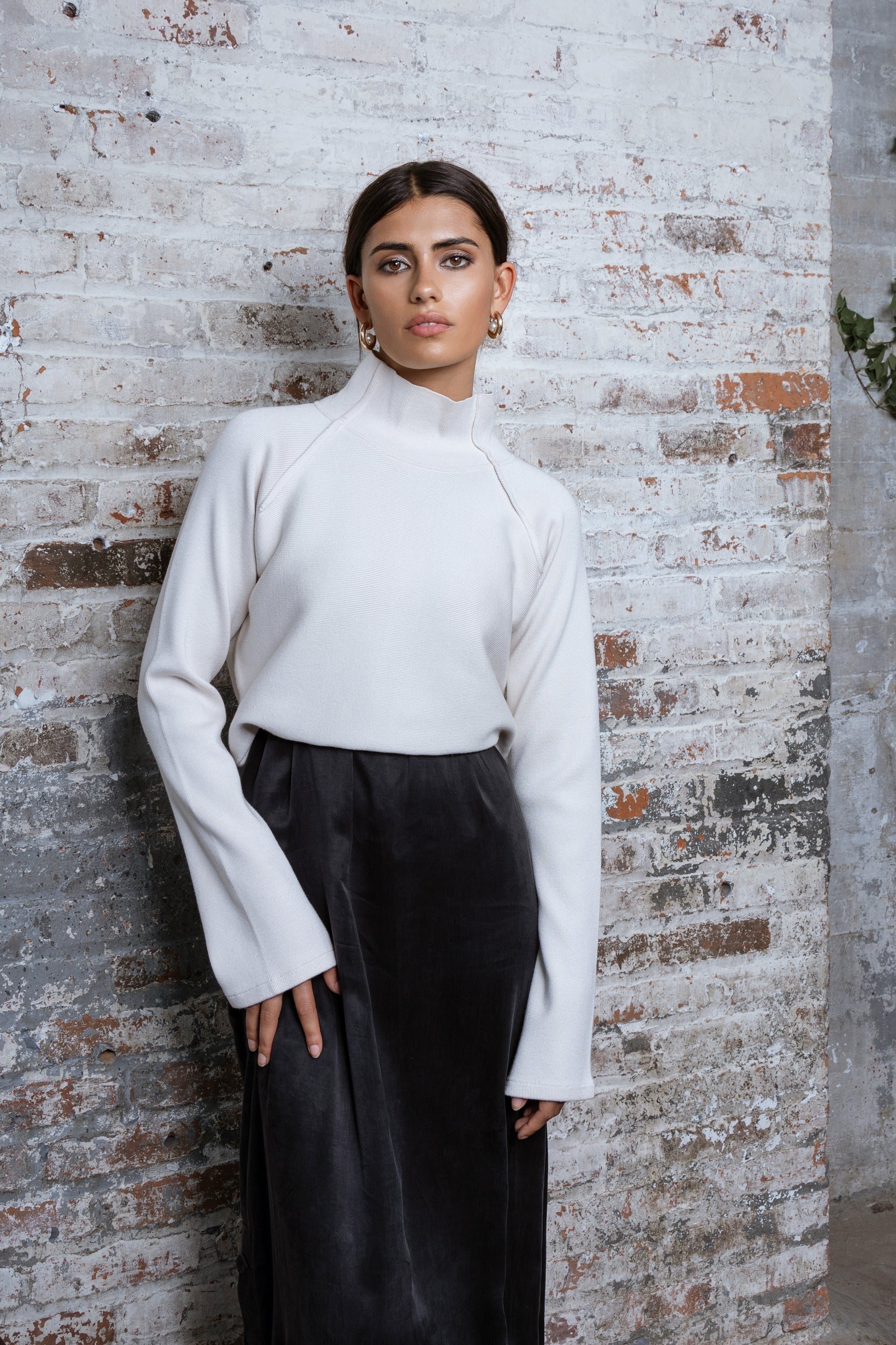 MUN-MNA4244 ECRU TIE-BACK TOP