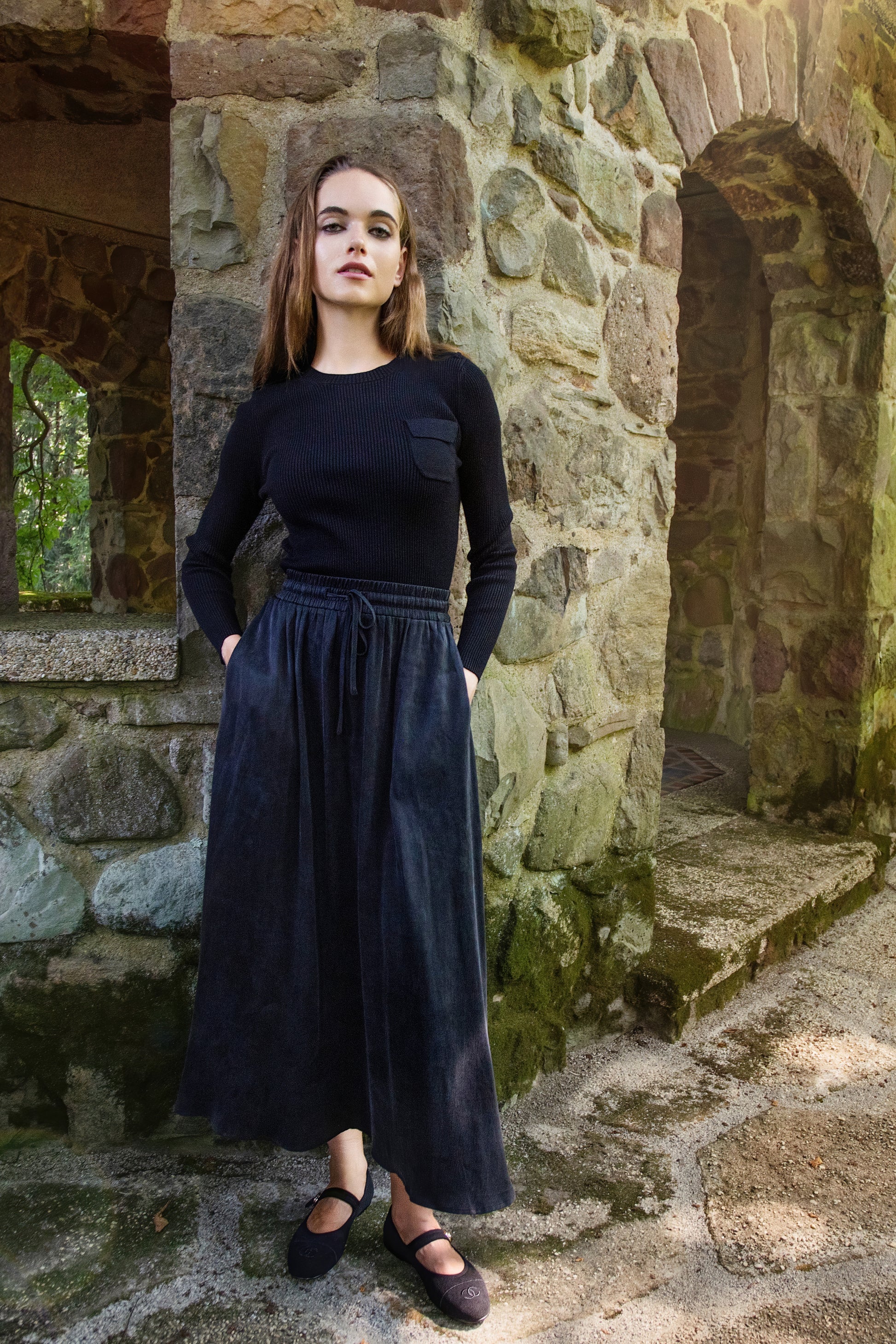 MUN-NUA4220 BLACK RIBBED POCKET TOP