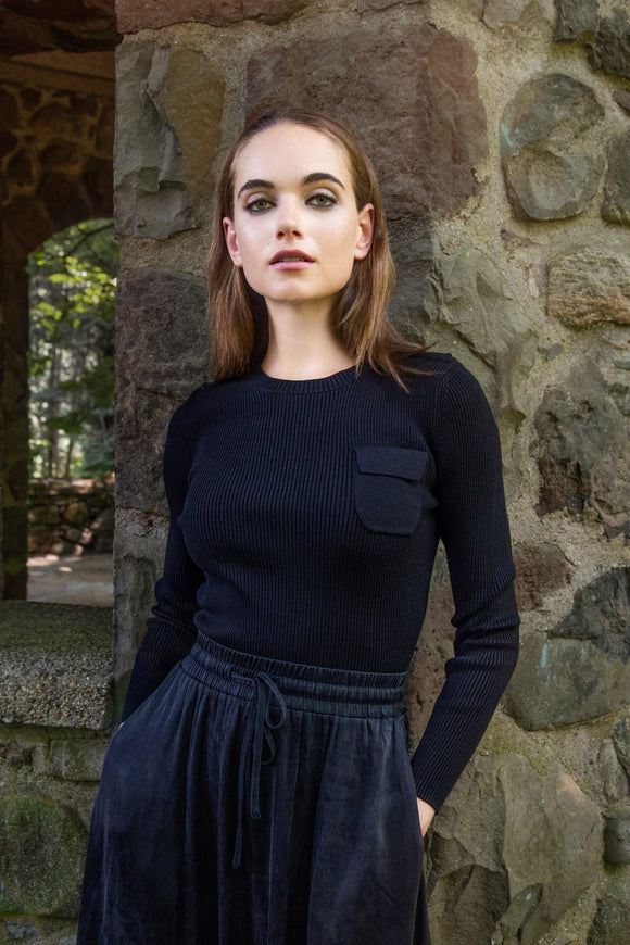 MUN-NUA4220 BLACK RIBBED POCKET TOP