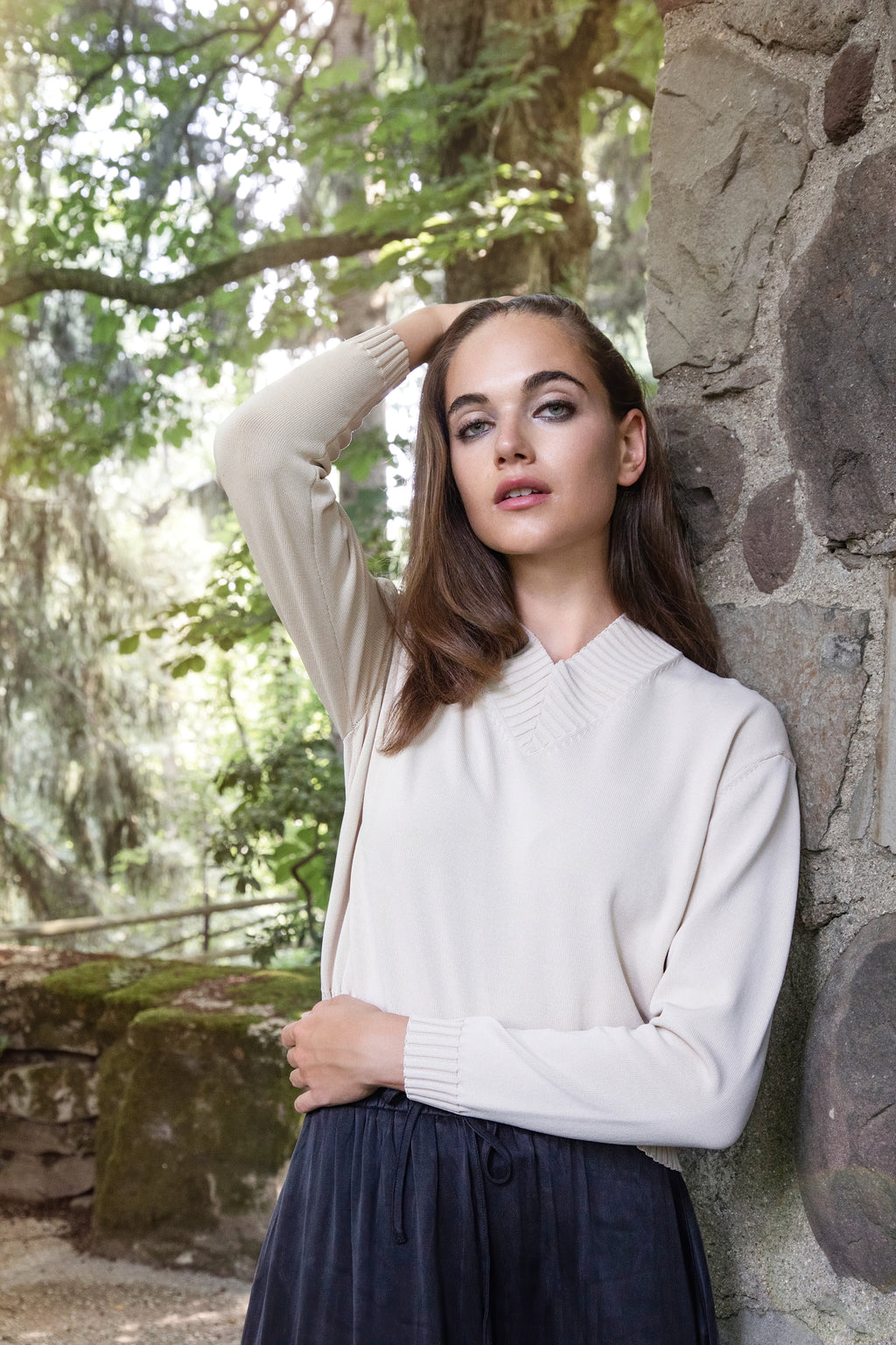 MUN-NUA4315 ECRU V-NECK TOP