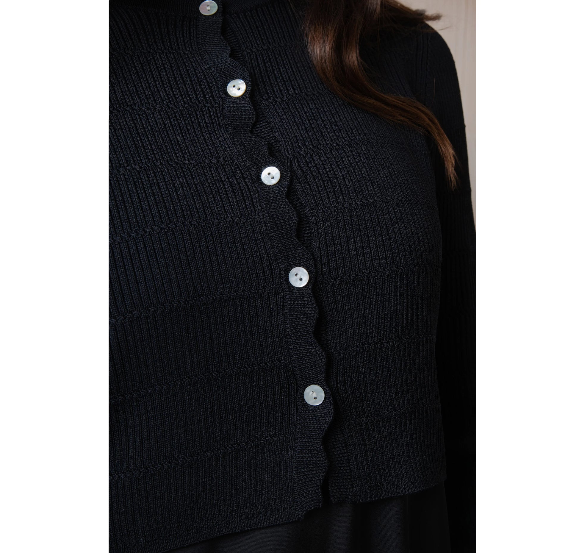 MUN-MNA5070 BLACK ISLA CARDIGAN