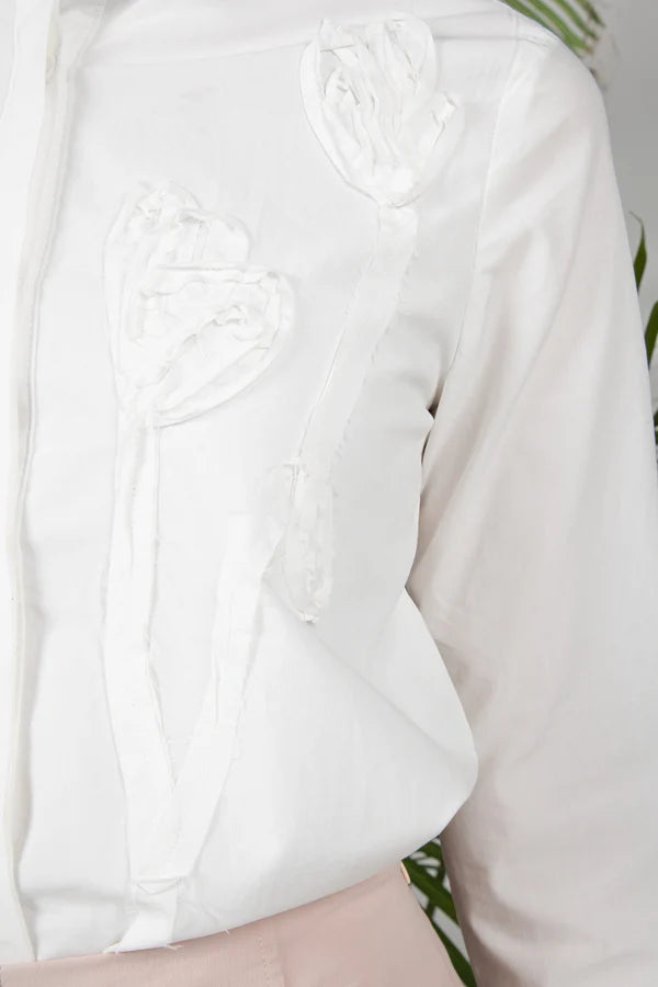 MUN-MNS6023 WHITE ROSETTE BLOUSE