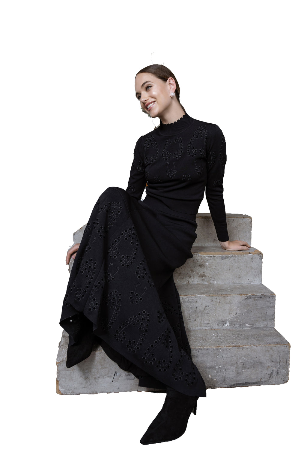 MUN-MNA4213 BLACK EYELET TOP