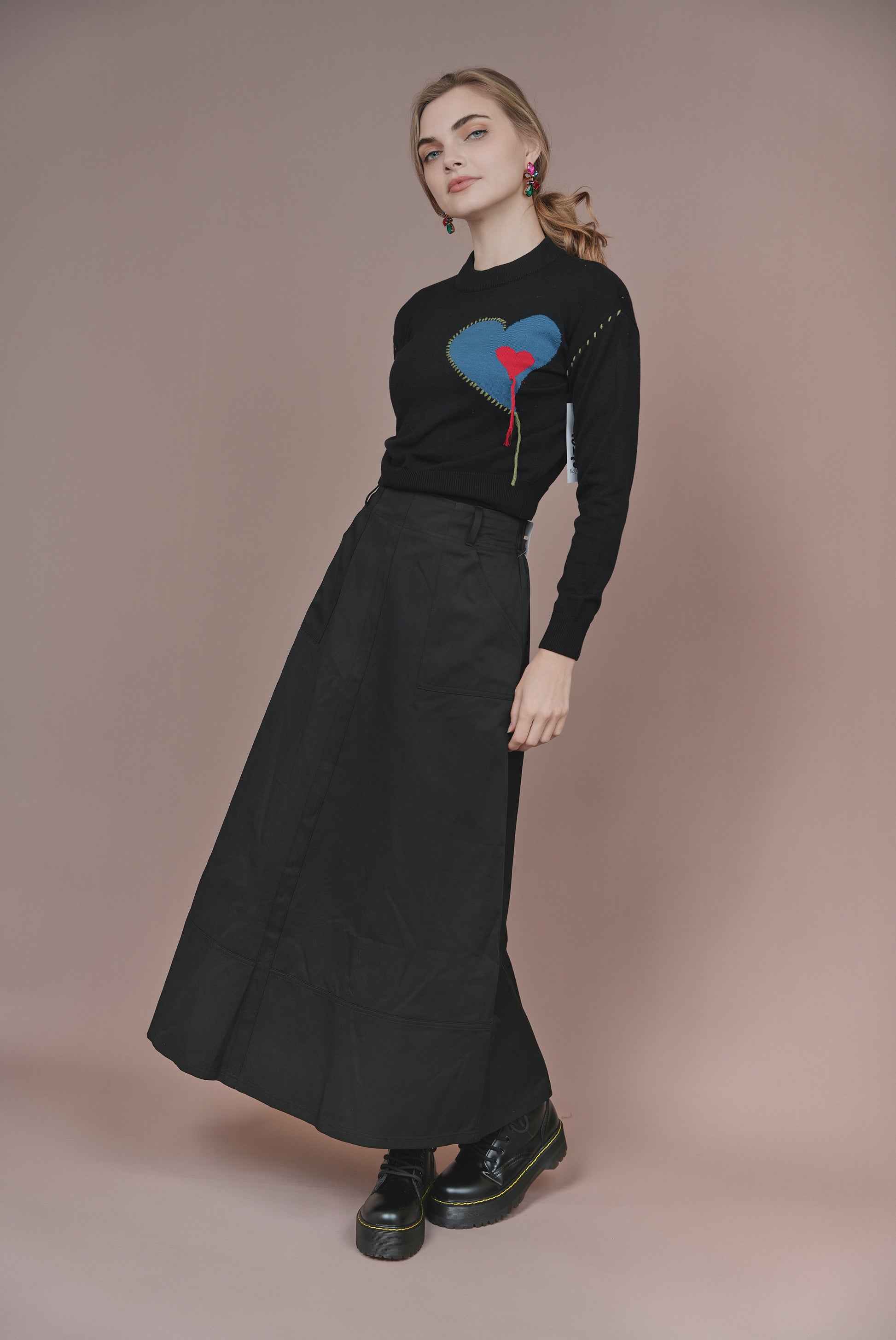 SHA-X16296 BLACK P.NECK BLUE HEART TOP