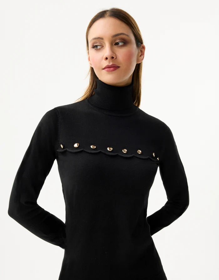 L&U-AW168 IVORY SCALLOP TOP