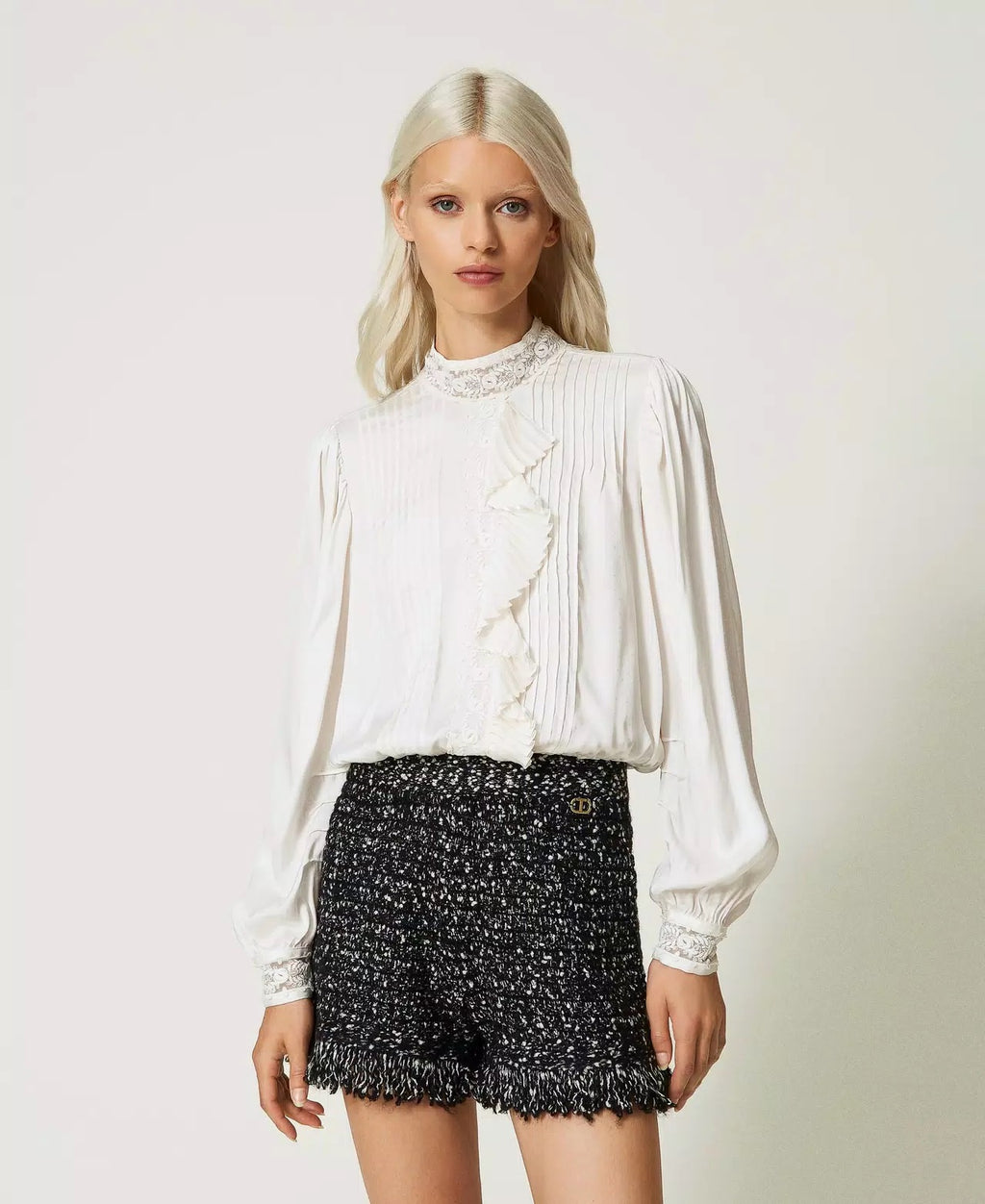 TWS-232TT2170 BLACK BLOUSE