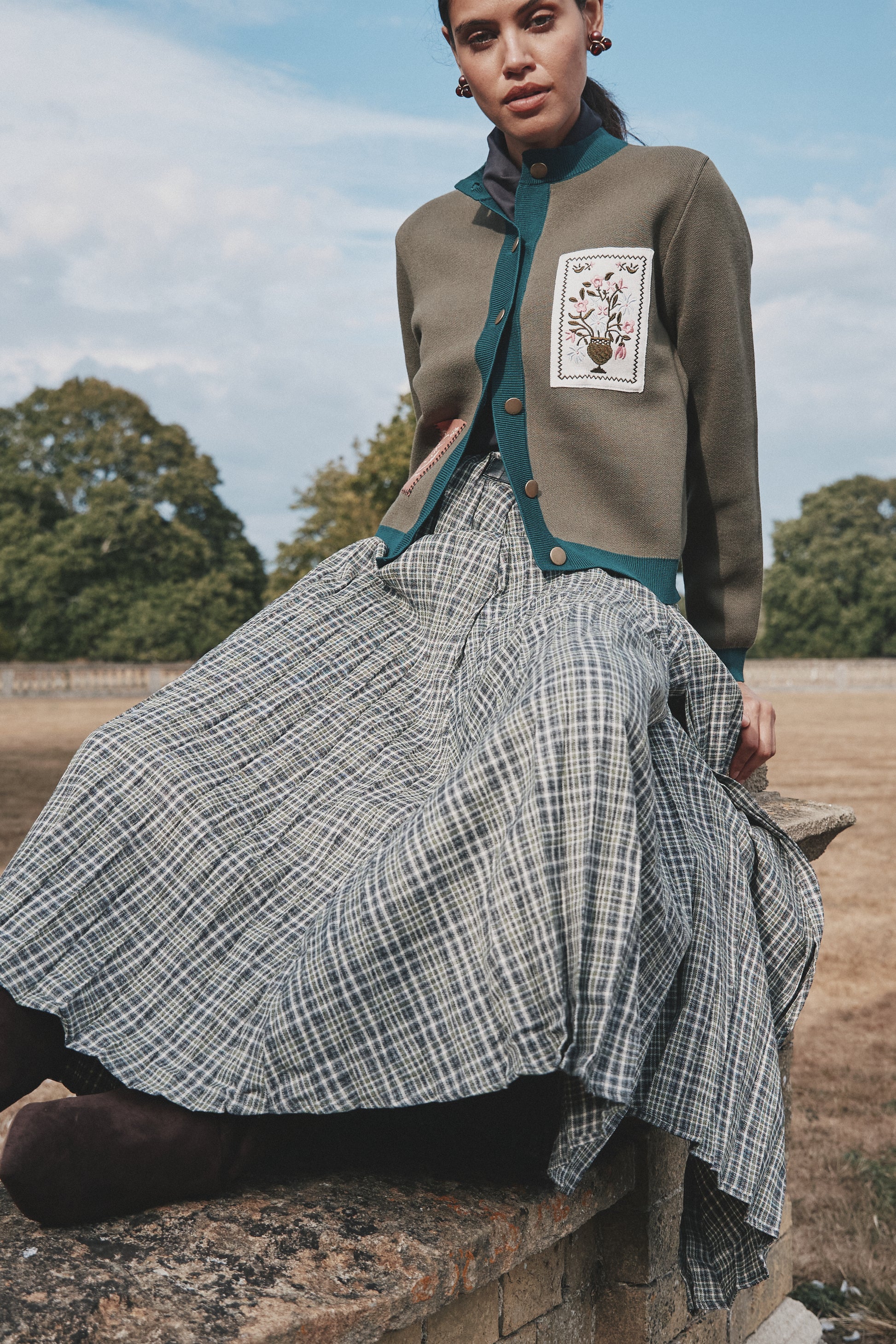 NOI-CH211 GREEN PATCHWORK DESIGN CARDIGAN