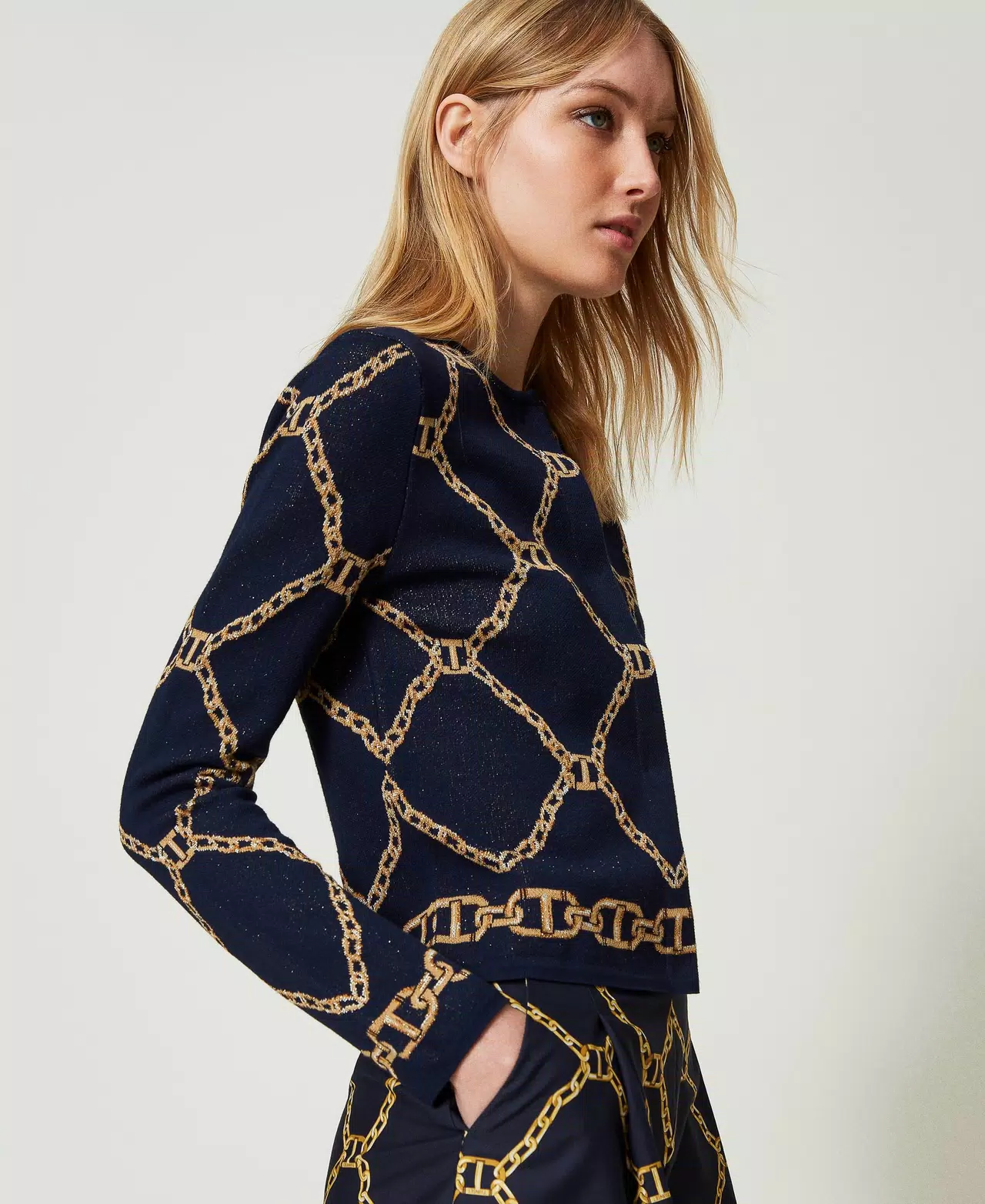 TW-241TP3522  CHAIN JACKET IN BLUE OR CREAM