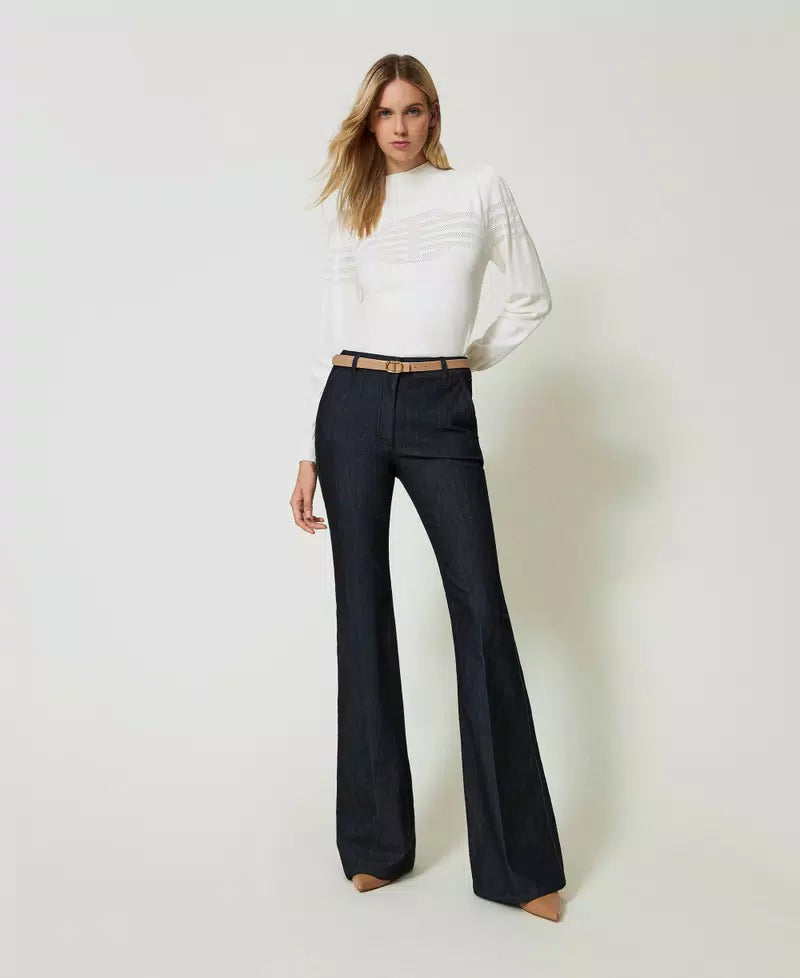 TWS-242TP3722 WHITE LOGO TOP