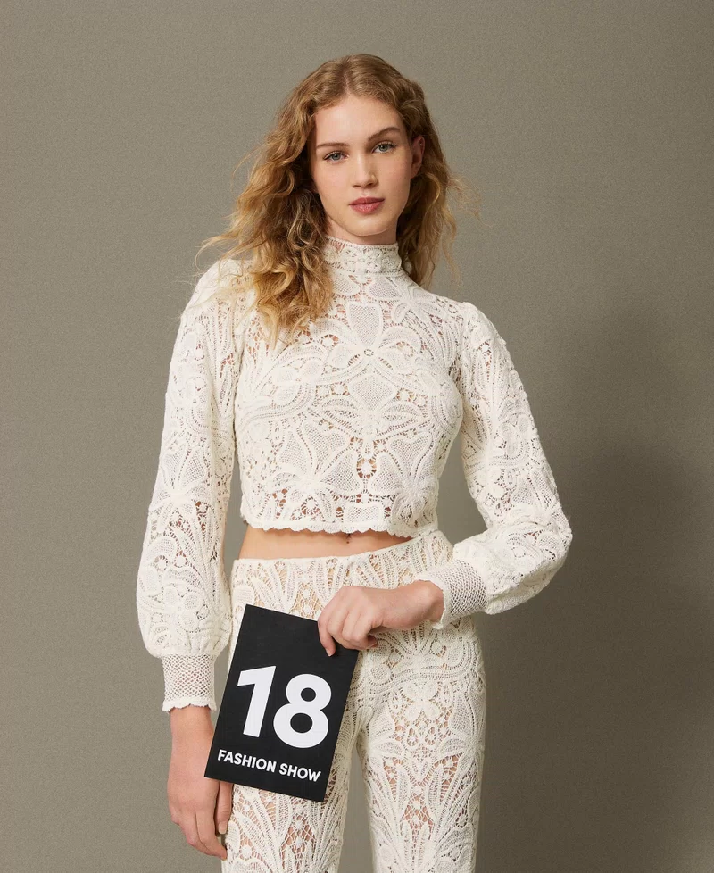 TWS-242TS3140 IVORY FLORAL CROCHET TOP