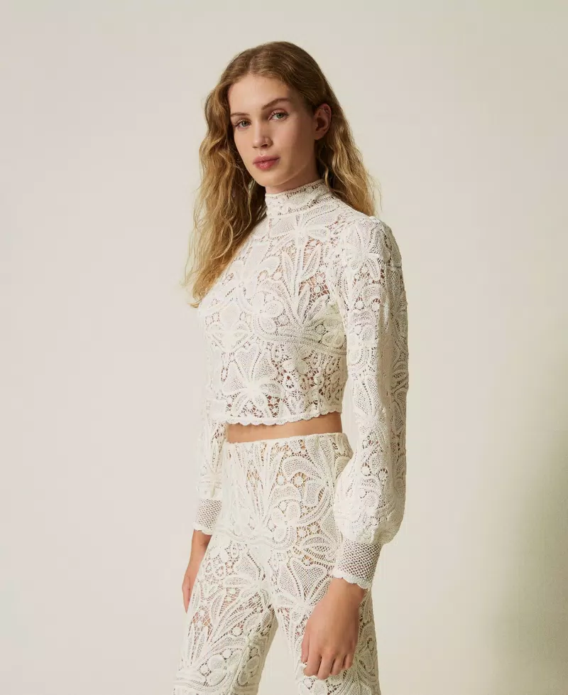 TWS-242TS3140 IVORY FLORAL CROCHET TOP