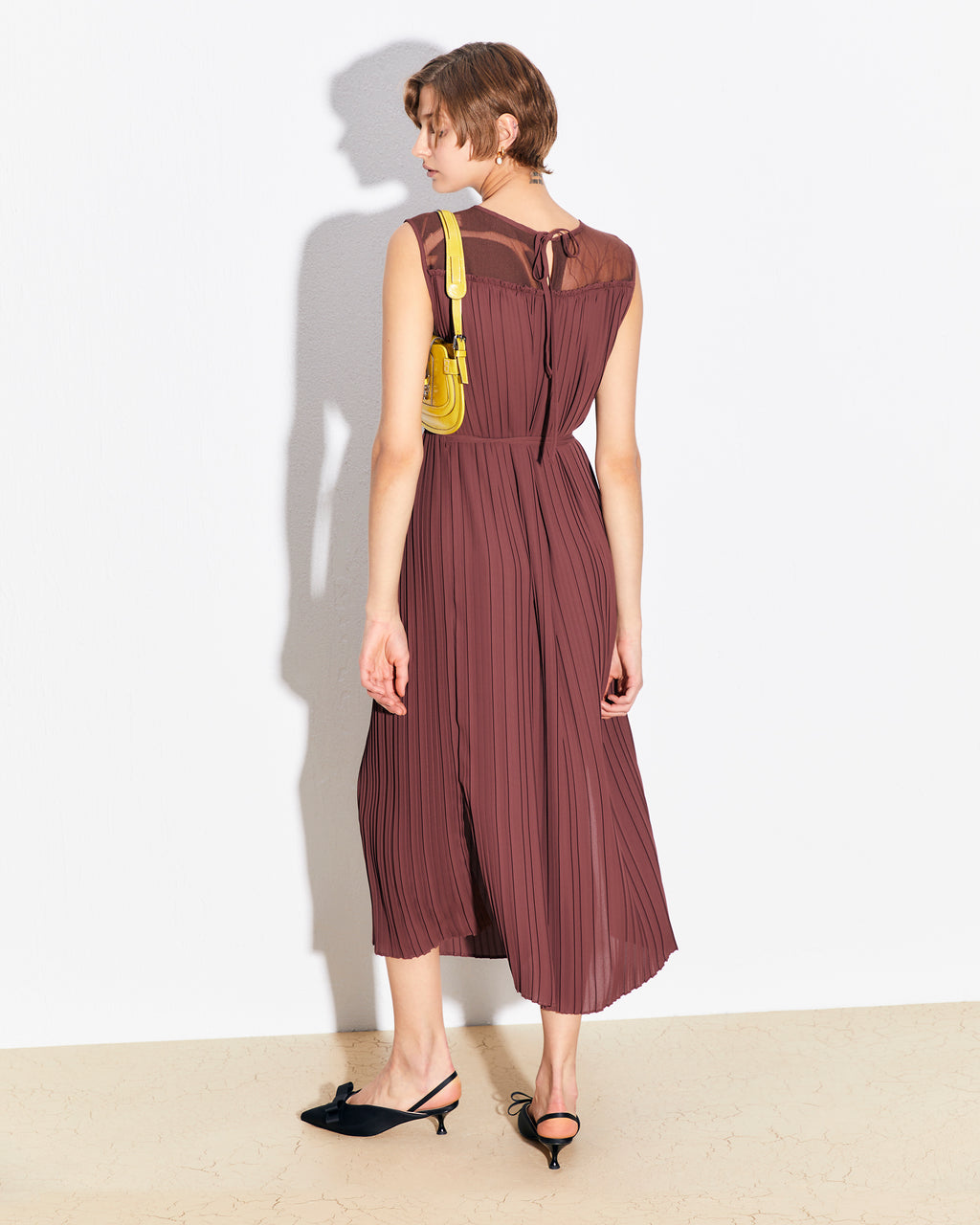 BEA-24FE6210AIR BLACK SLEEVELESS PLEATED DRESS