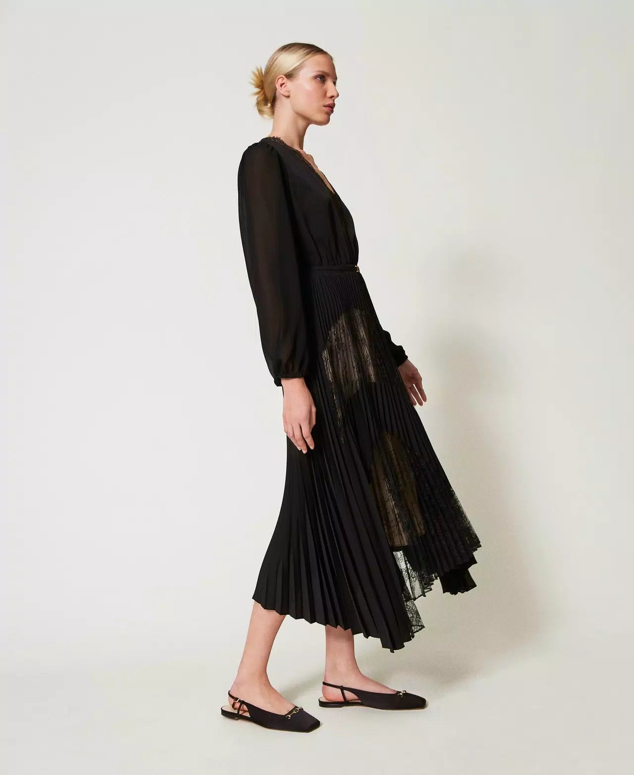 TWS-251TP2780 BLACK ORGANZA PLEATED DRESS