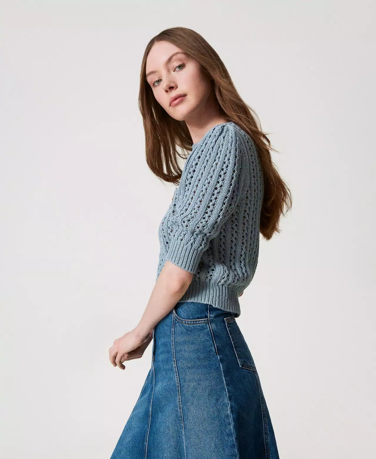 TWS-251TP3361 BLUE CROCHET BROOCH TOP