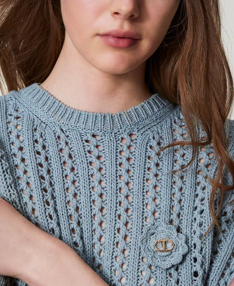 TWS-251TP3361 BLUE CROCHET BROOCH TOP