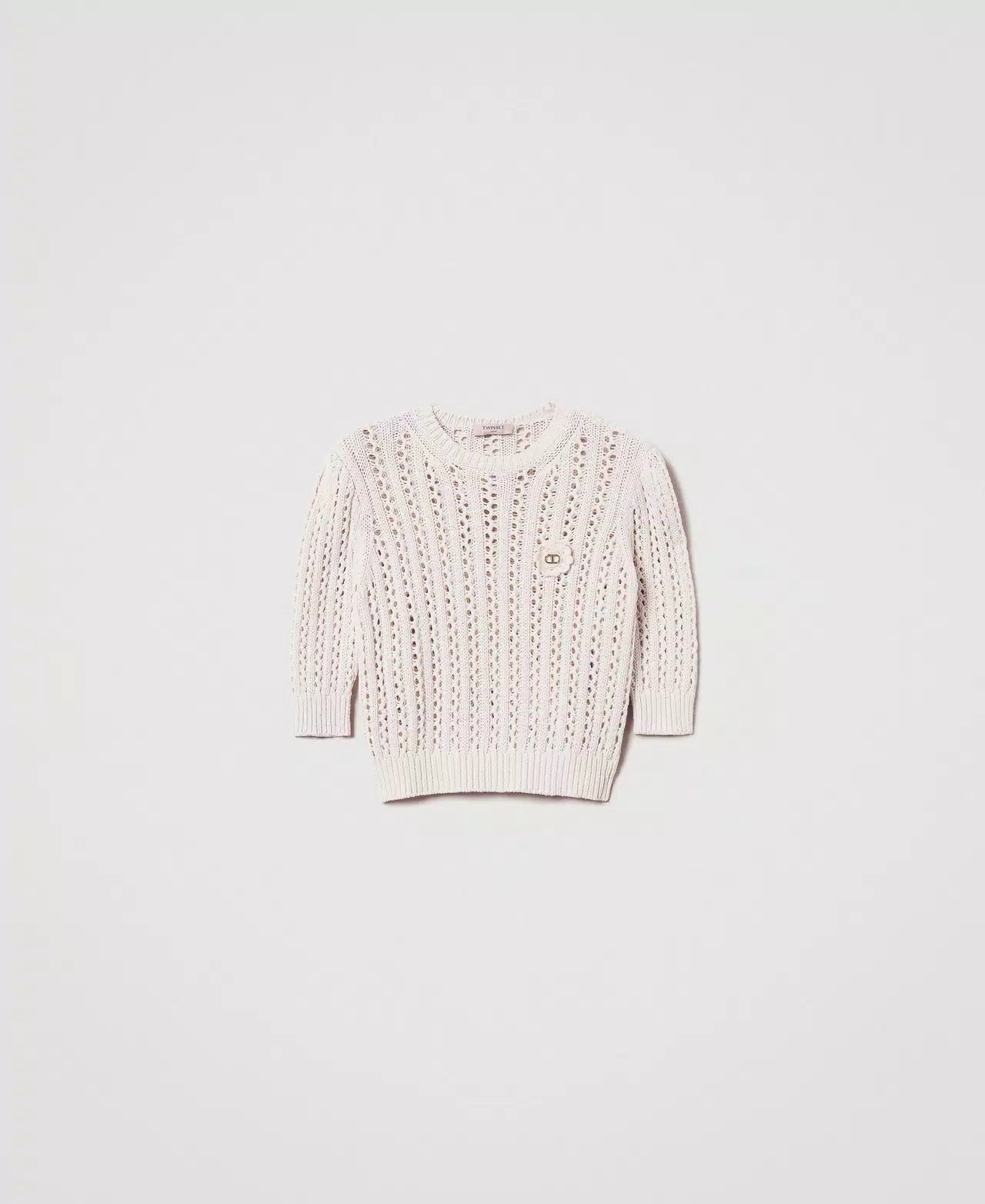 TWS-251TP3361 IVORY CROCHET BROOCH TOP
