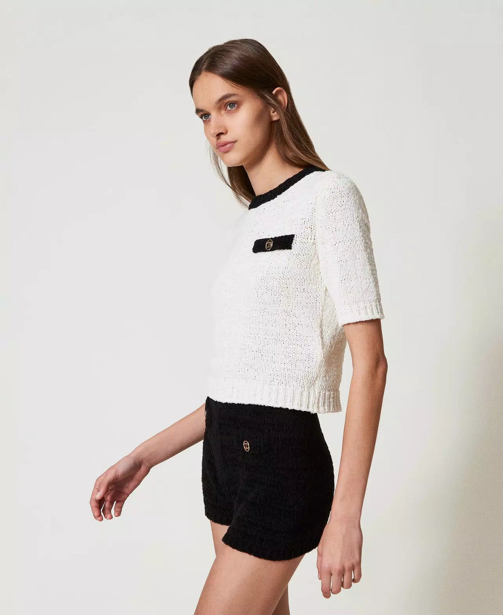 TWS-251TP3440 WHITE&BLACK KNITTED TOP