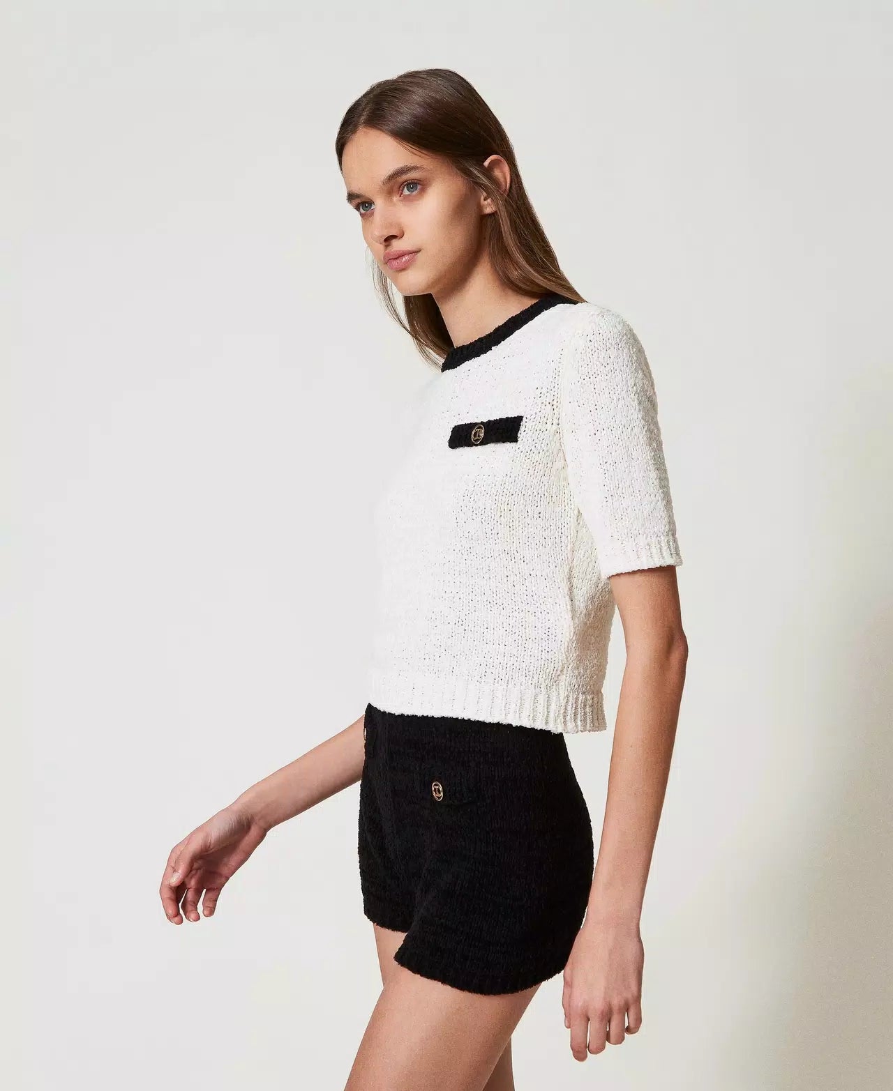 TWS-251TP3440 WHITE&BLACK KNITTED TOP