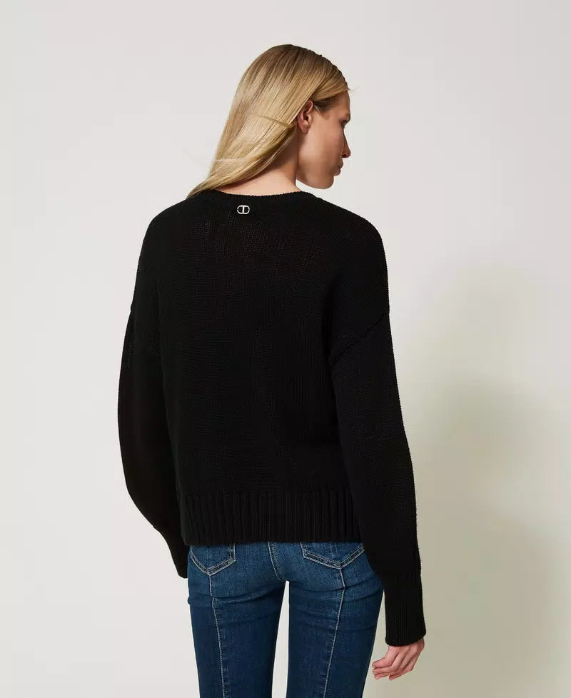 TWS-251TP3591 BLACK FLORAL KNIT TOP