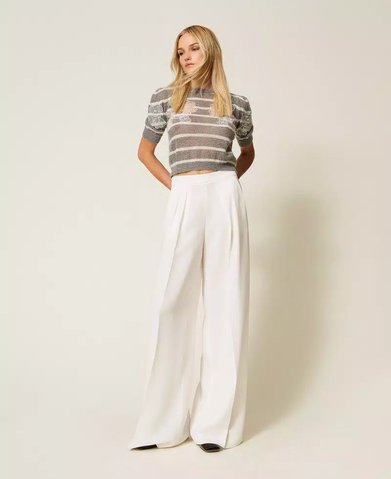 TWS-252TP3251 IVORY&BLACK KNIT LACE TOP