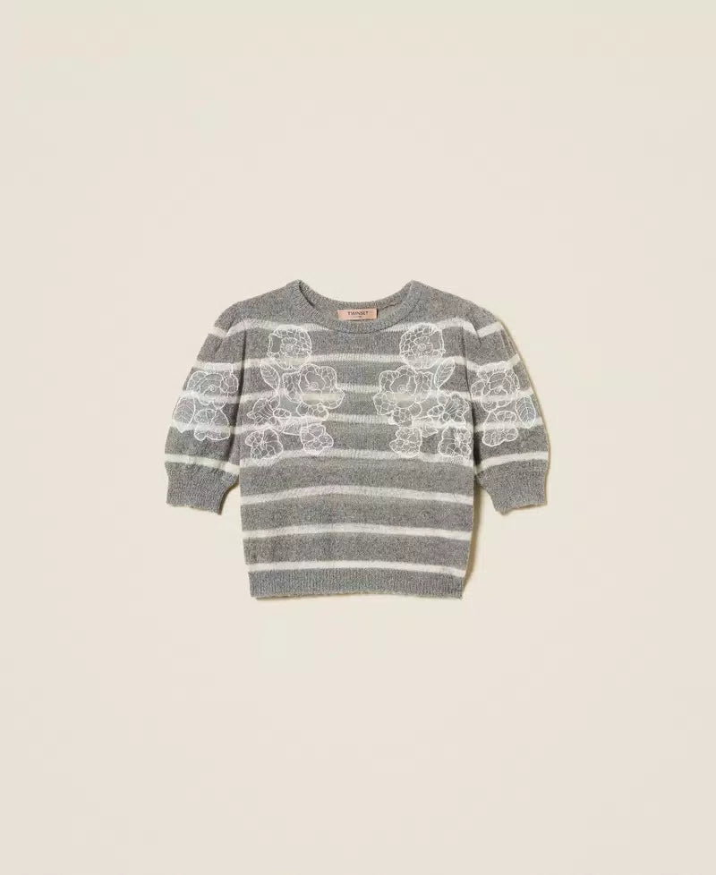 TWS-252TP3251 GREY&WHITE KNIT LACE TOP