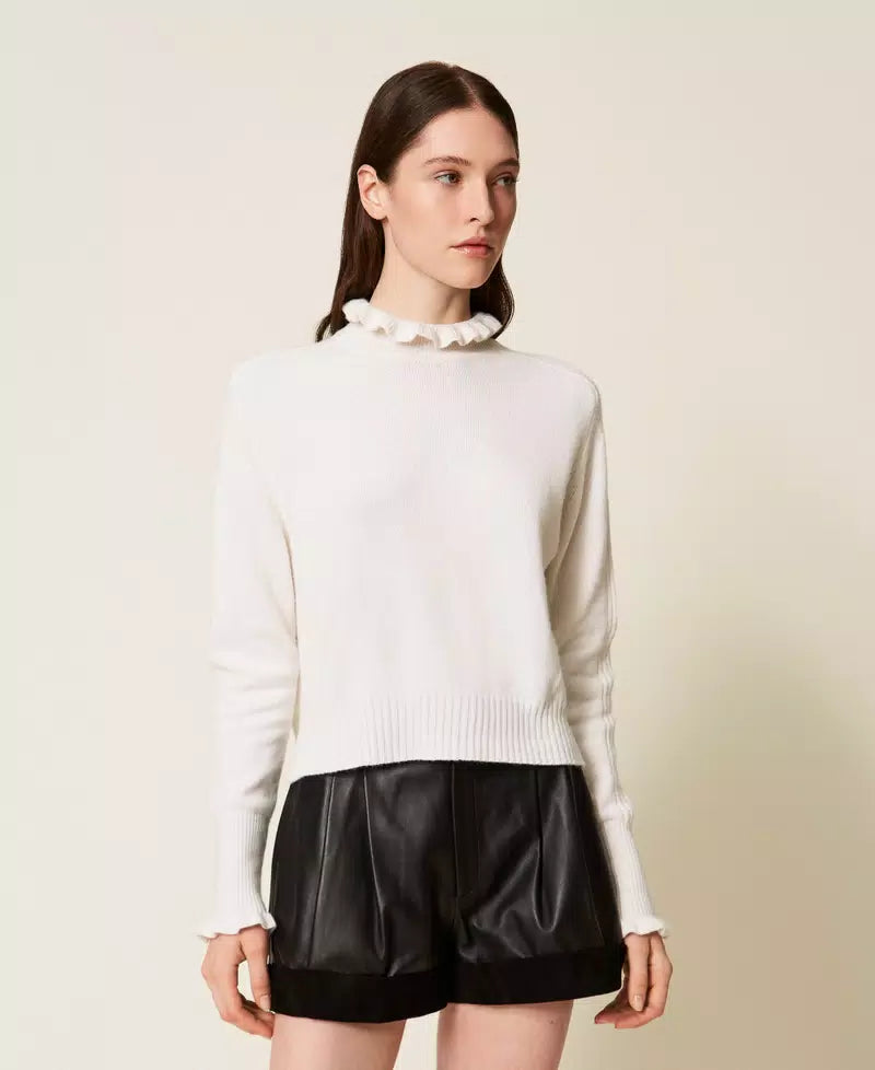 TWS-252TS3021 IVORY RUFFLE LACE WOOL TOP
