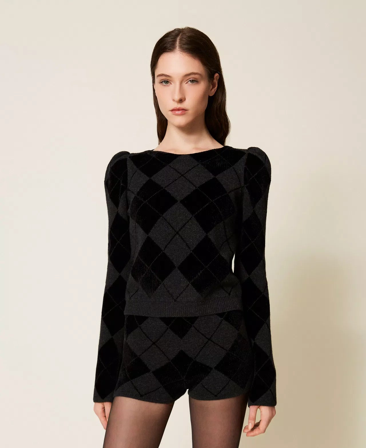 TWS-252TS3370 BLACK ARGYLE KNIT TOP