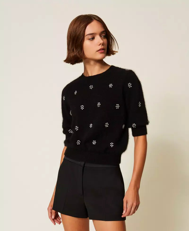 TWS-252TT3181 BLACK ANGORA BLEND EMBROIDERYD TOP