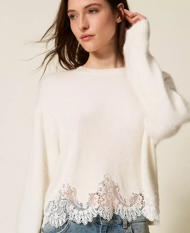 TWS-252TT3381 BLACK KNIT&LACE TOP