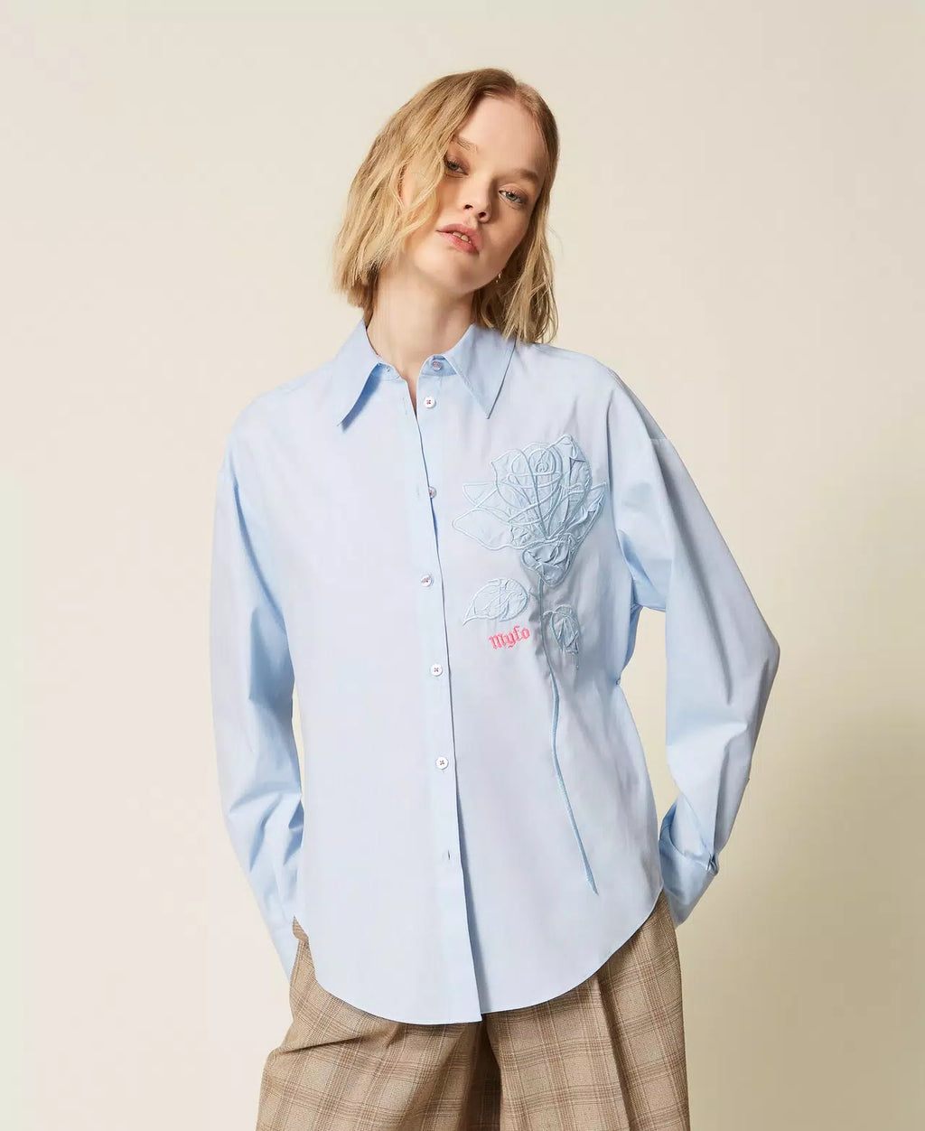 TWS-261AQ2030 BLUE EMBROIDERED TOP