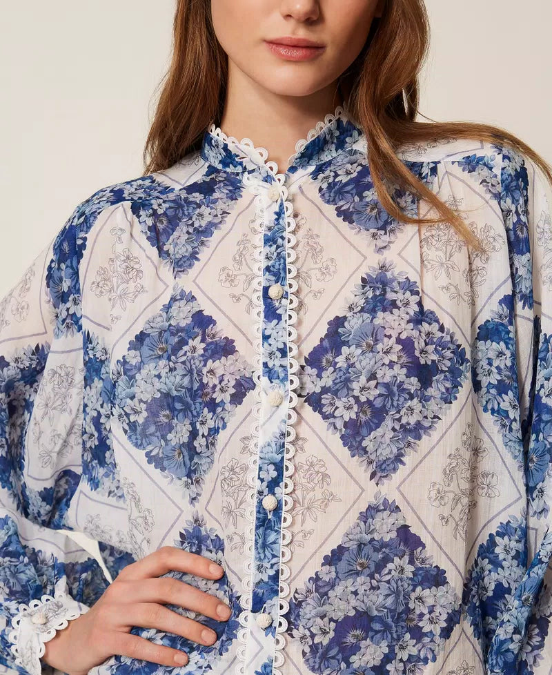 TWS-261TP213E WHITE&BLUE FLORAL BLOUSE
