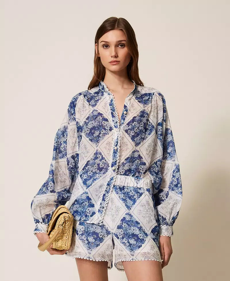 TWS-261TP213E WHITE&BLUE FLORAL BLOUSE