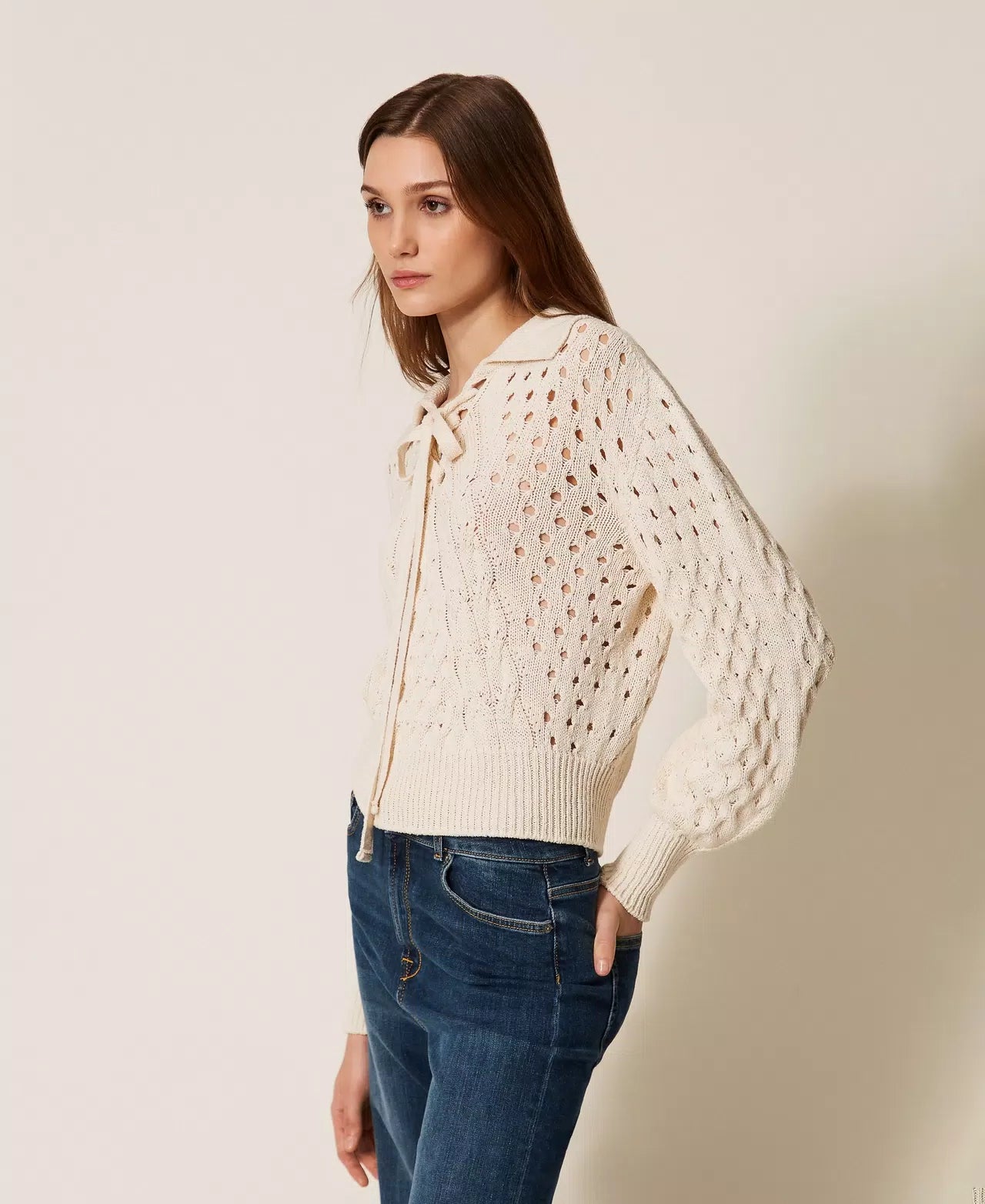 TWS-261TP3492 BEIGE CABLE KNIT BOW TOP