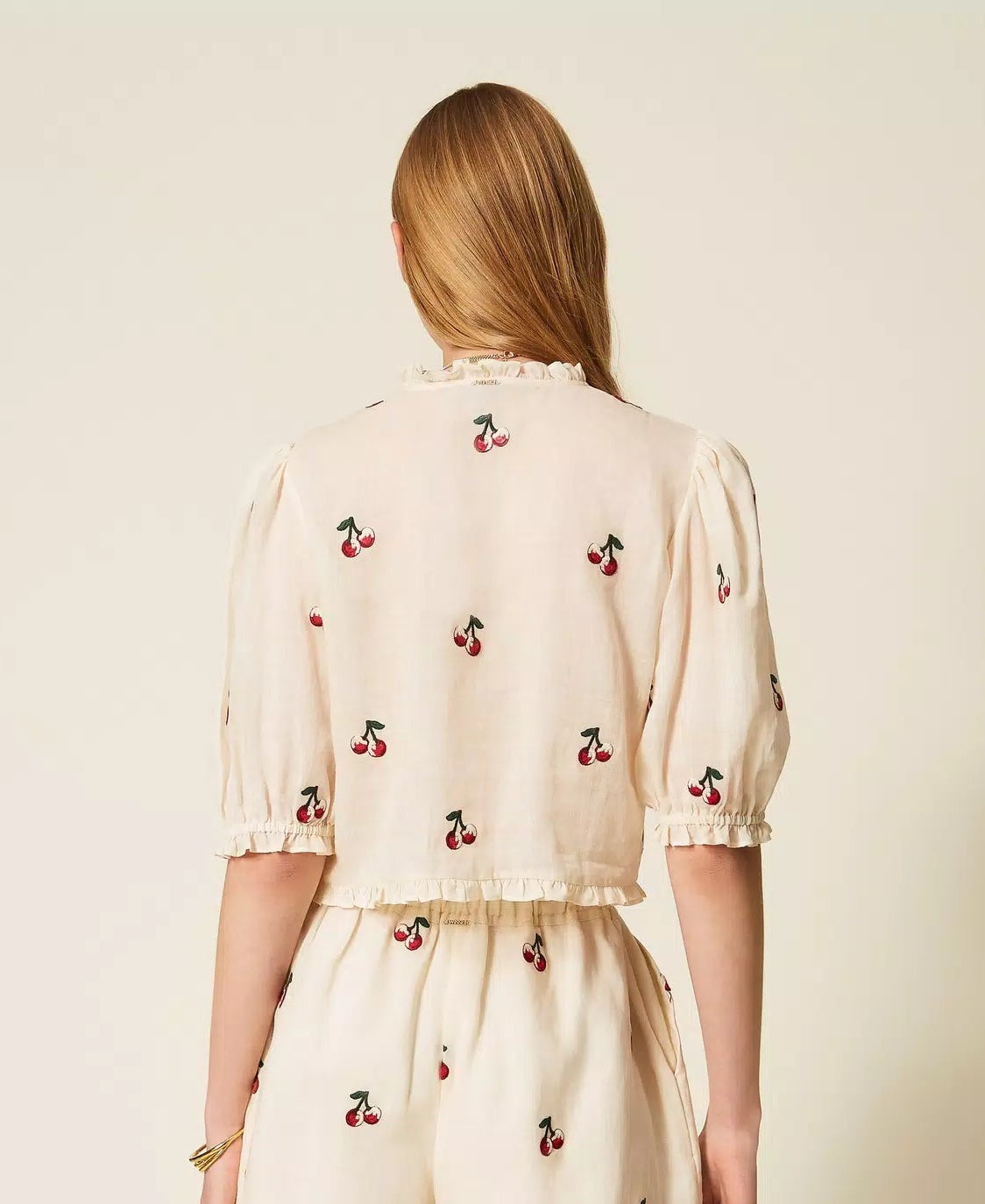 TWS-261TT2420 IVORY PUFFY SLEEVE CHERRY BLOUSE