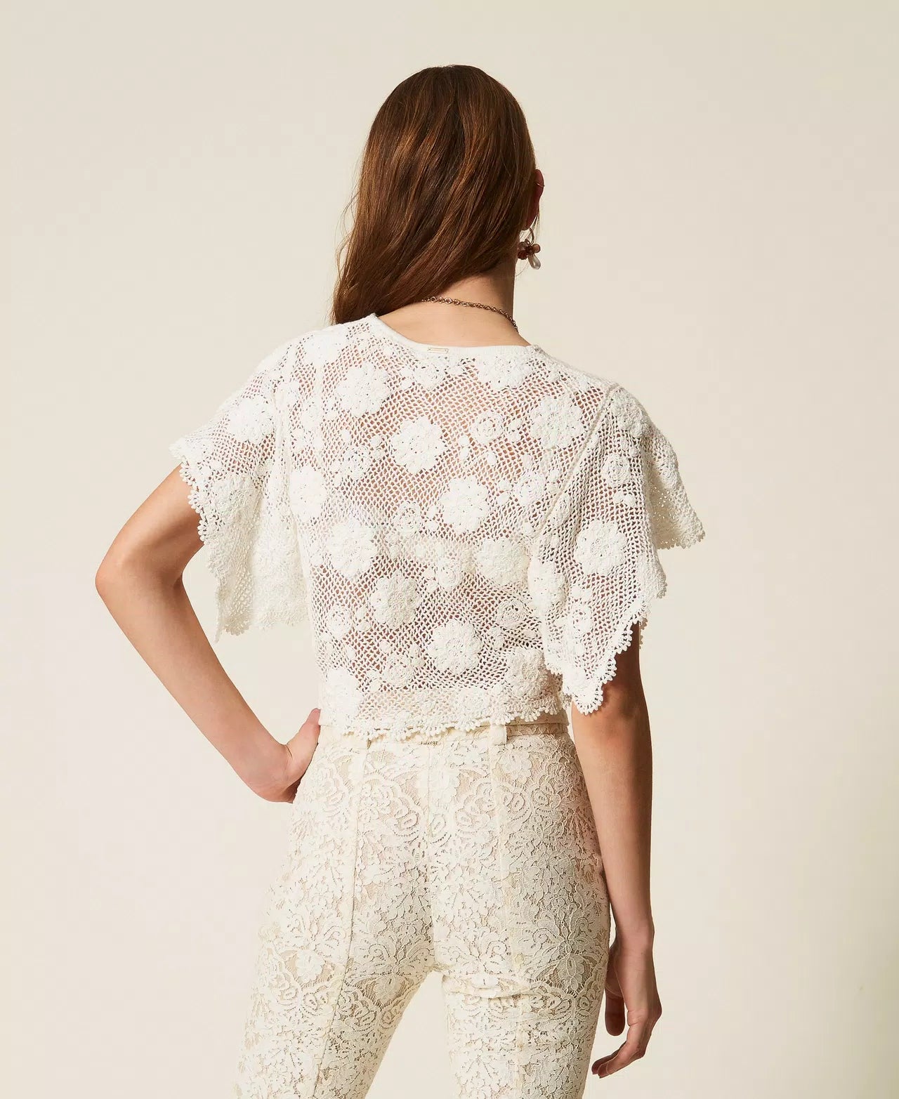 TWS-261TT3161 IVORY CROCHET BLOUSE