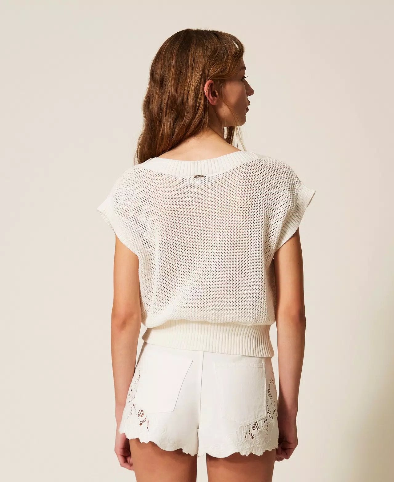 TWS-261TT3310 IVORY FLOWER KNIT TOP