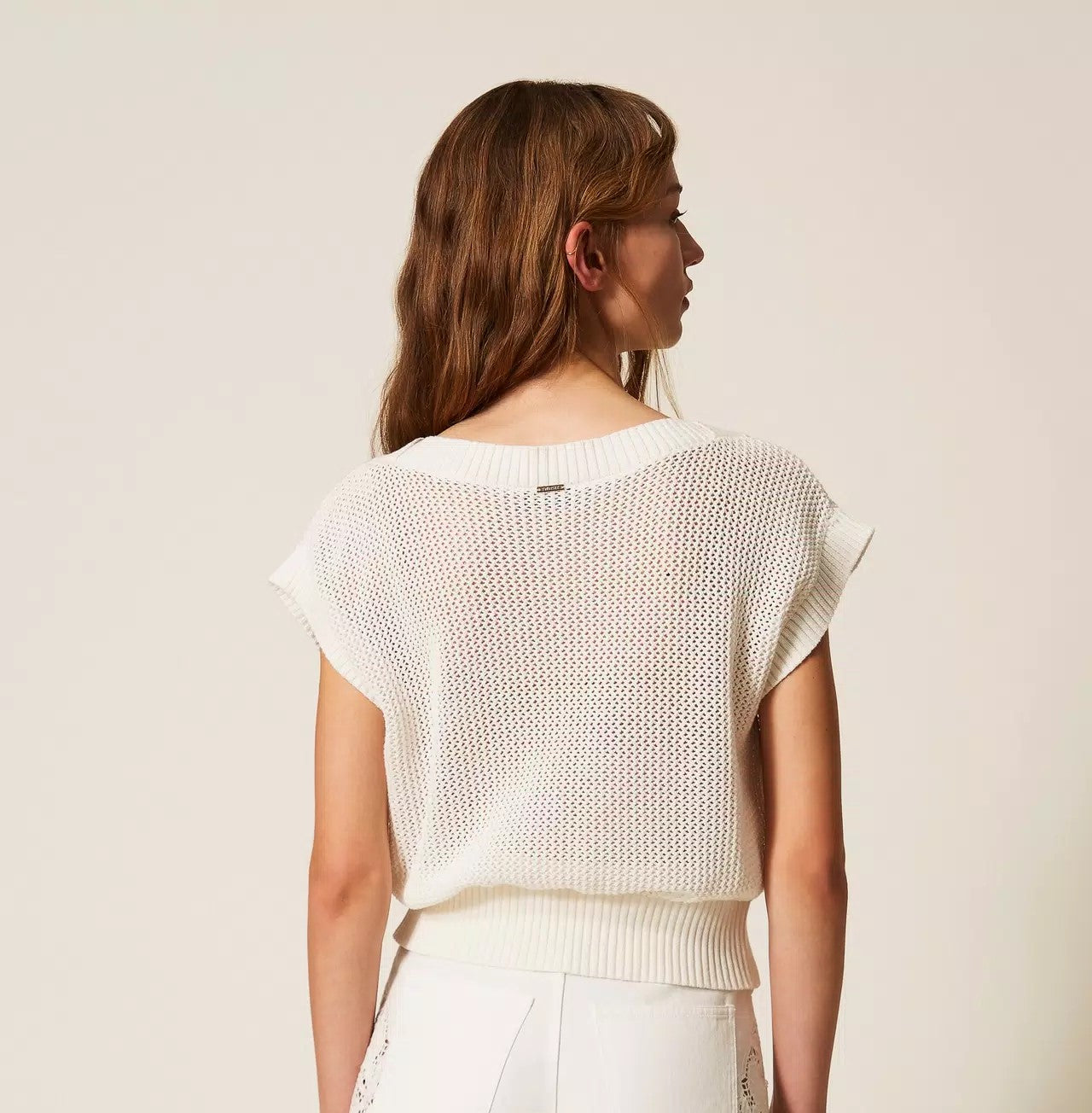 TWS-261TT3310 IVORY FLOWER KNIT TOP